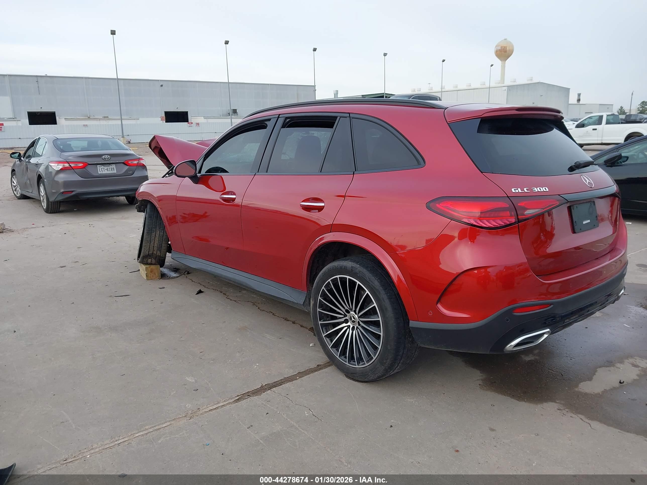 MERCEDES-BENZ GLC image 3