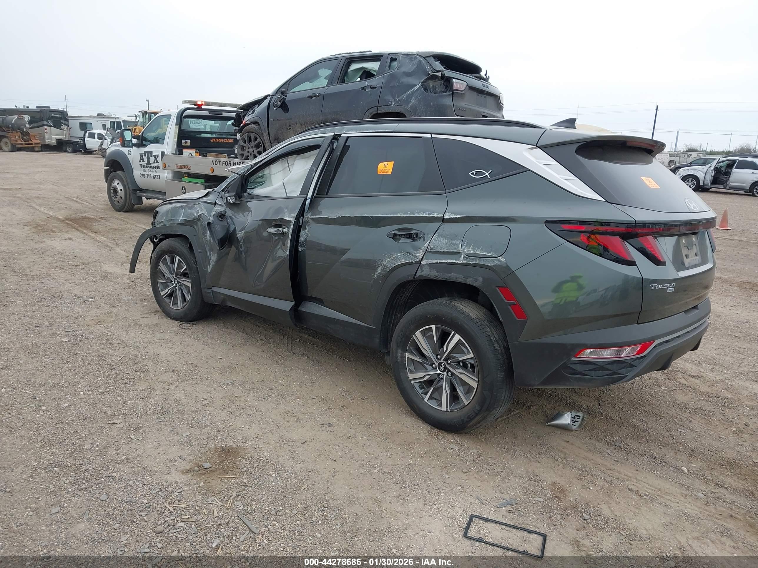 HYUNDAI TUCSON image 3