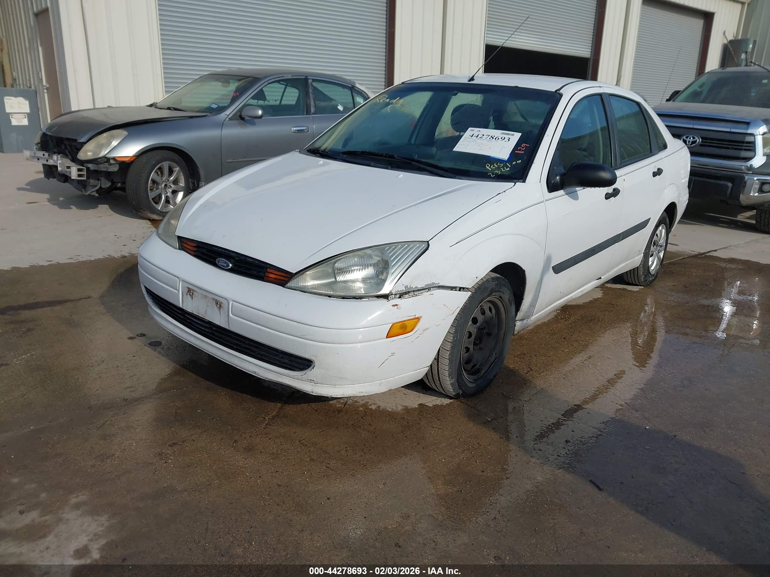 FORD FOCUS image 2