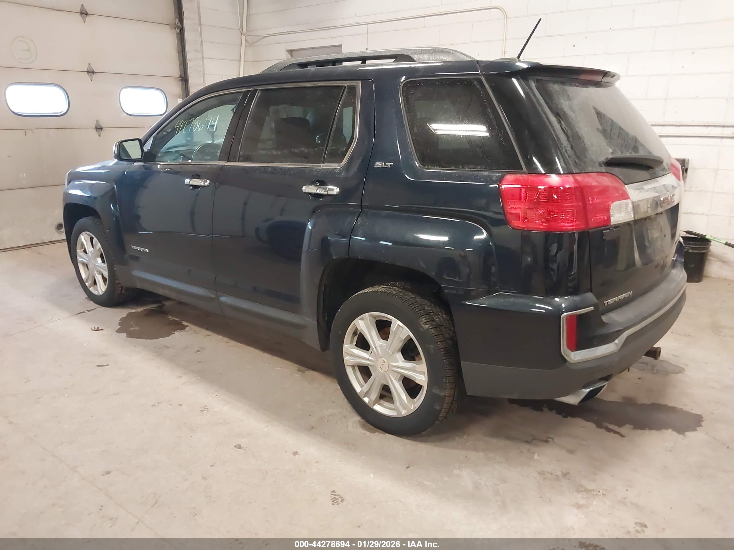 GMC TERRAIN image 3