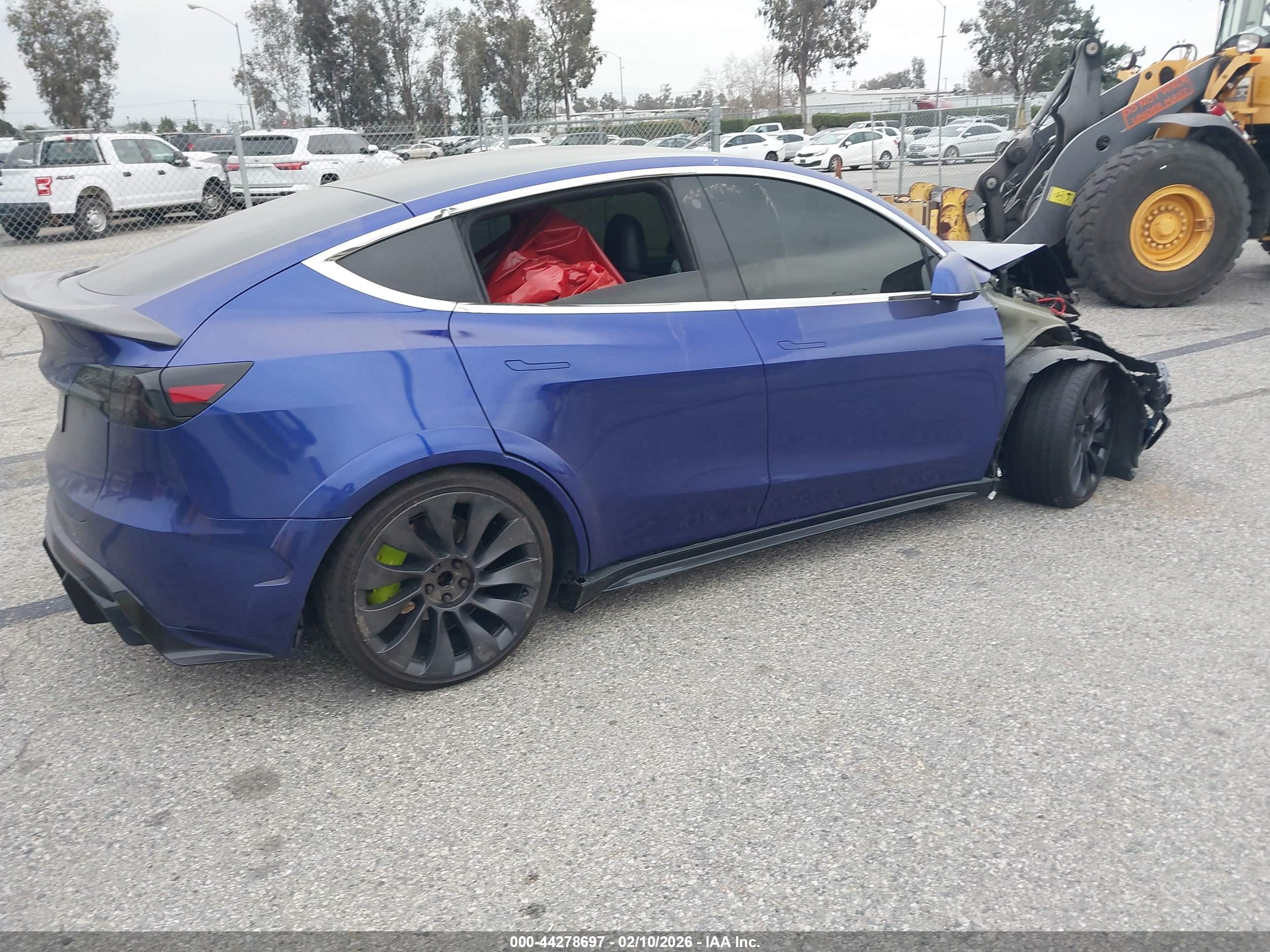 TESLA MODEL image 4