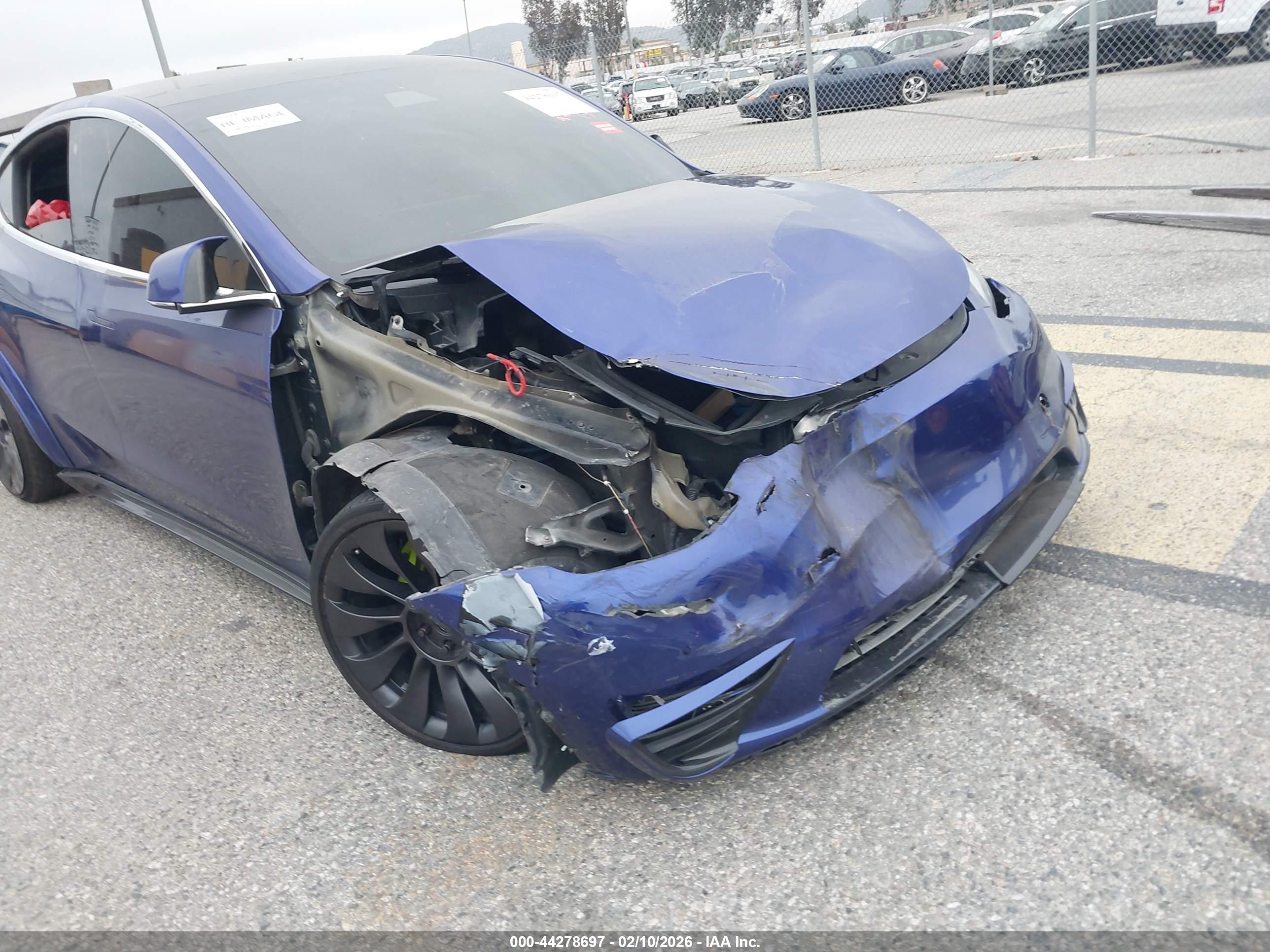 TESLA MODEL image 6