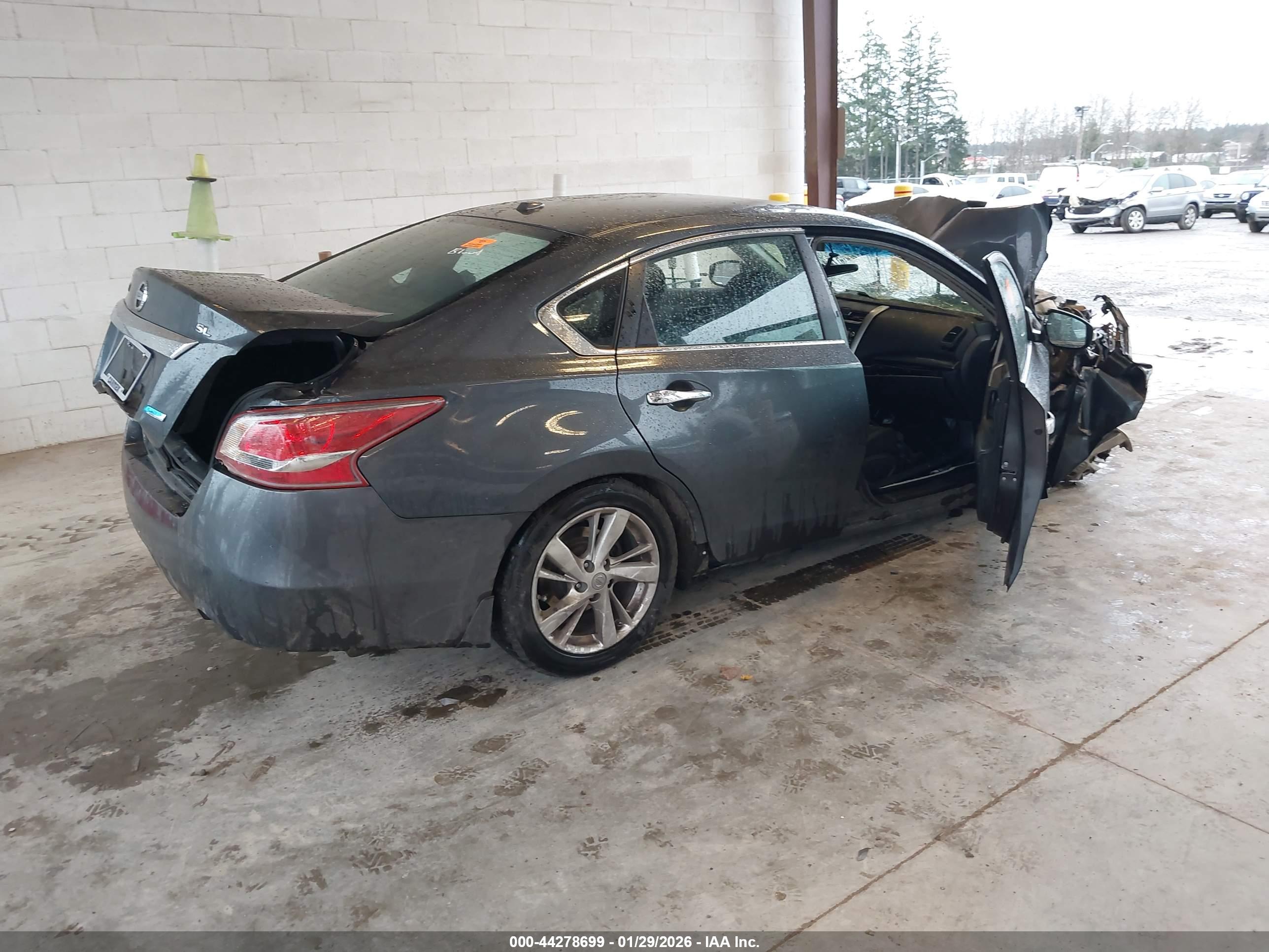 NISSAN ALTIMA image 4