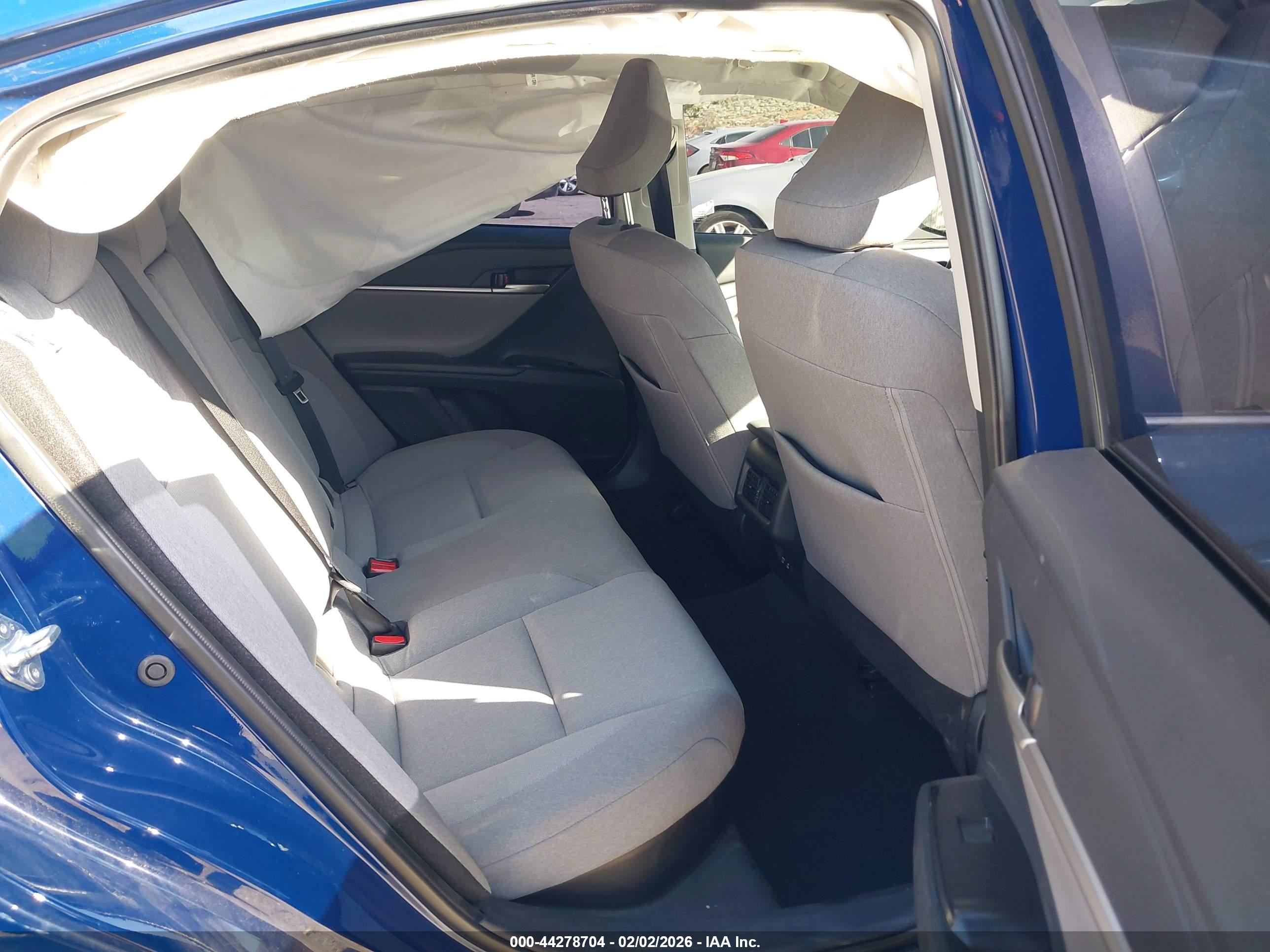 TOYOTA CAMRY image 8
