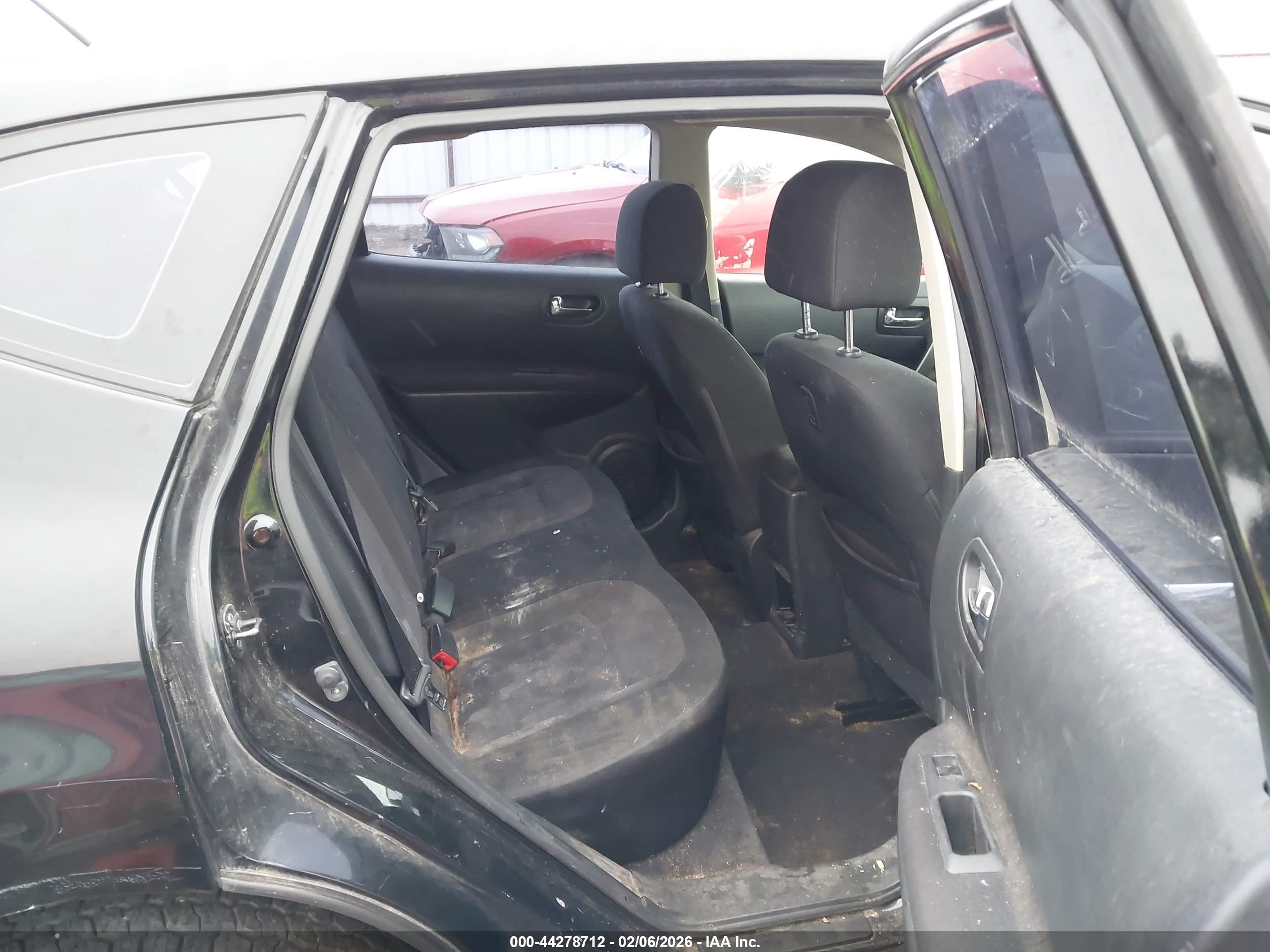 NISSAN ROGUE image 8