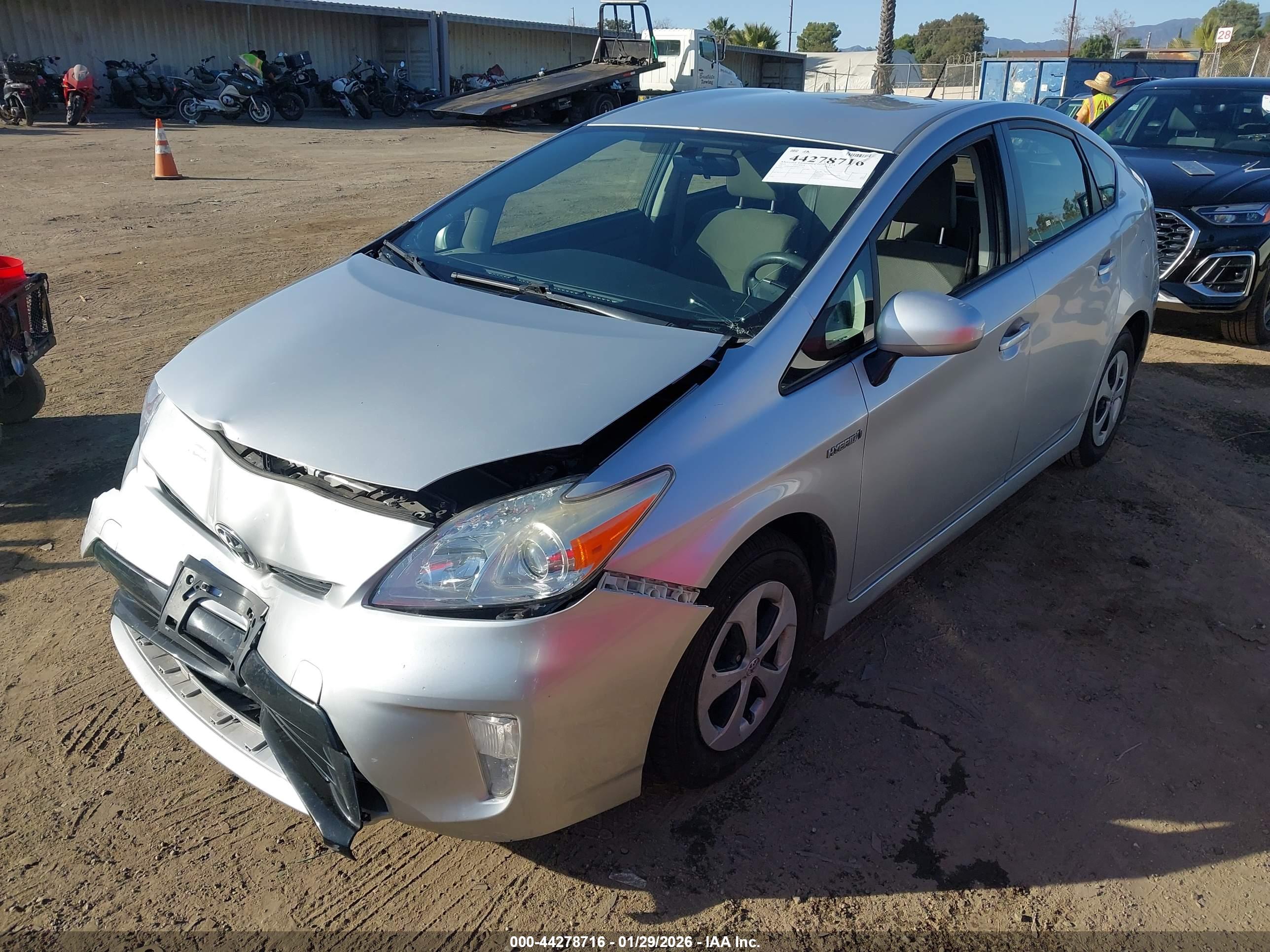 TOYOTA PRIUS image 2