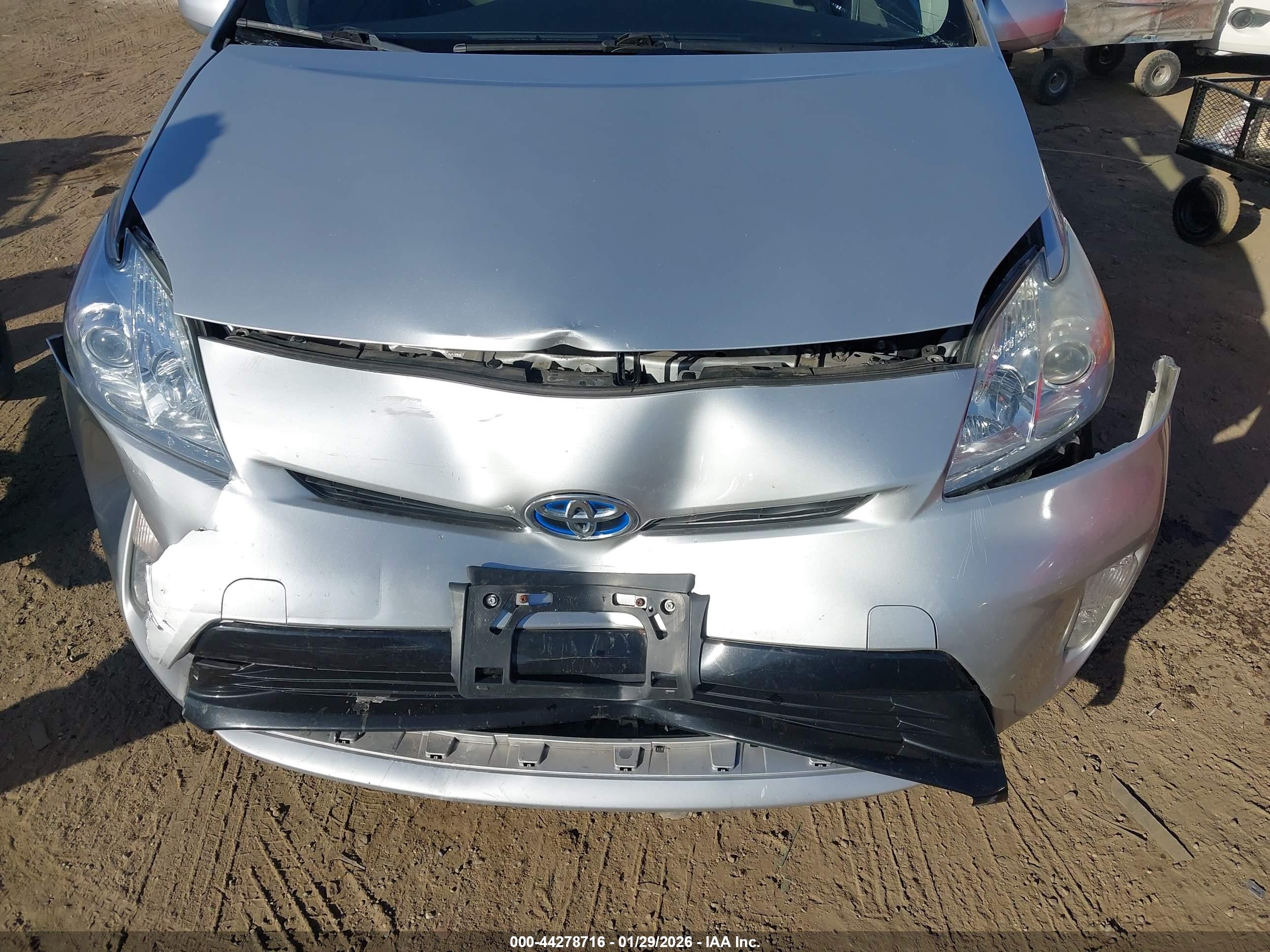 TOYOTA PRIUS image 6