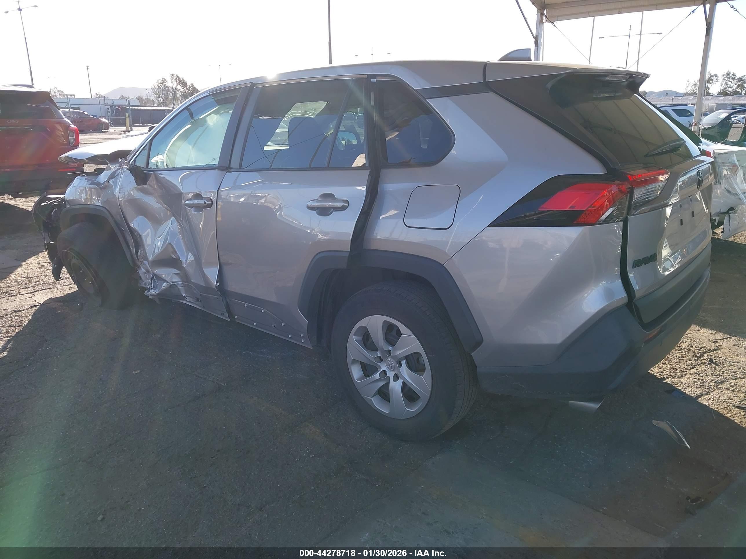 TOYOTA RAV4 image 3