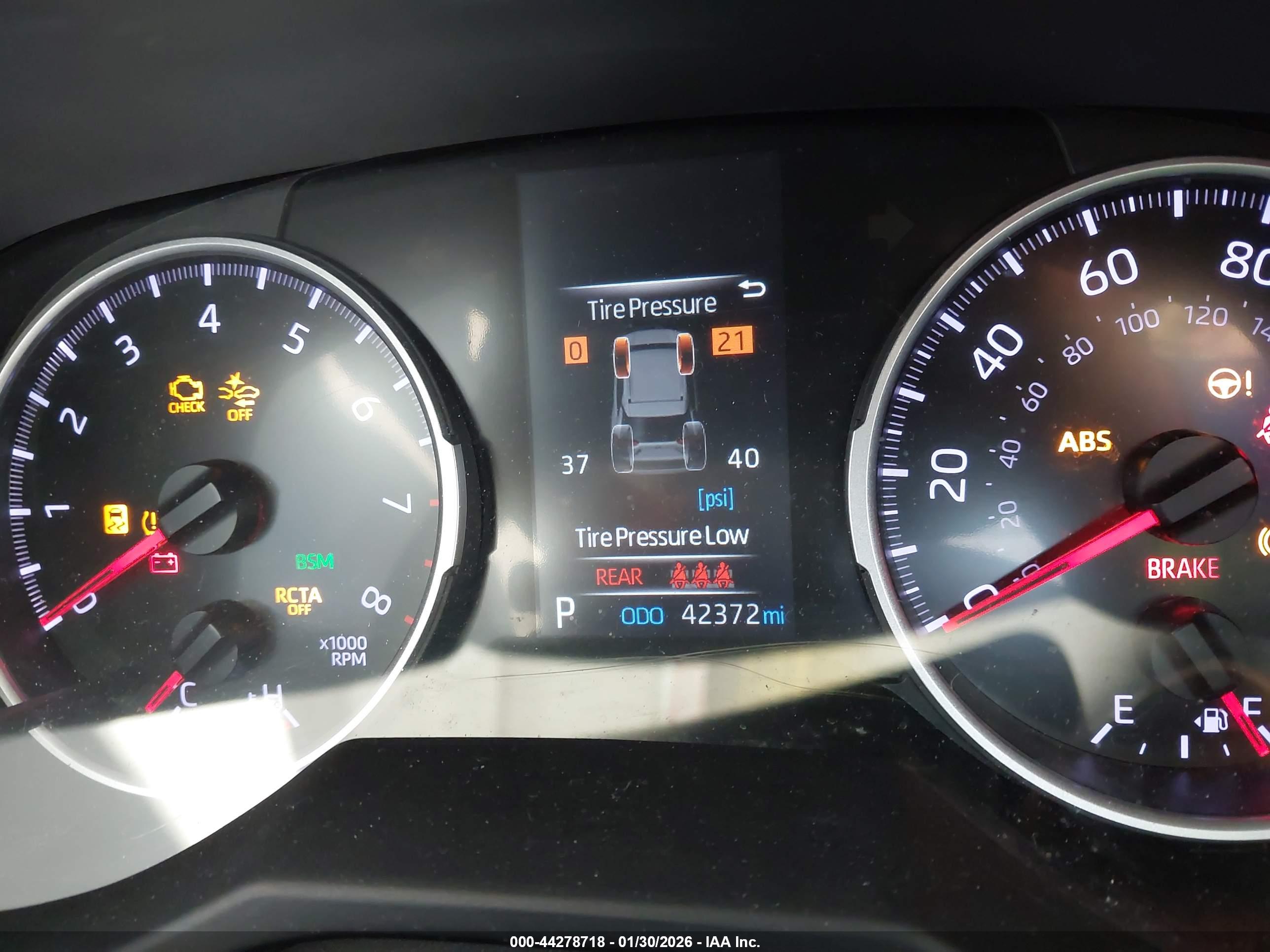 TOYOTA RAV4 image 7