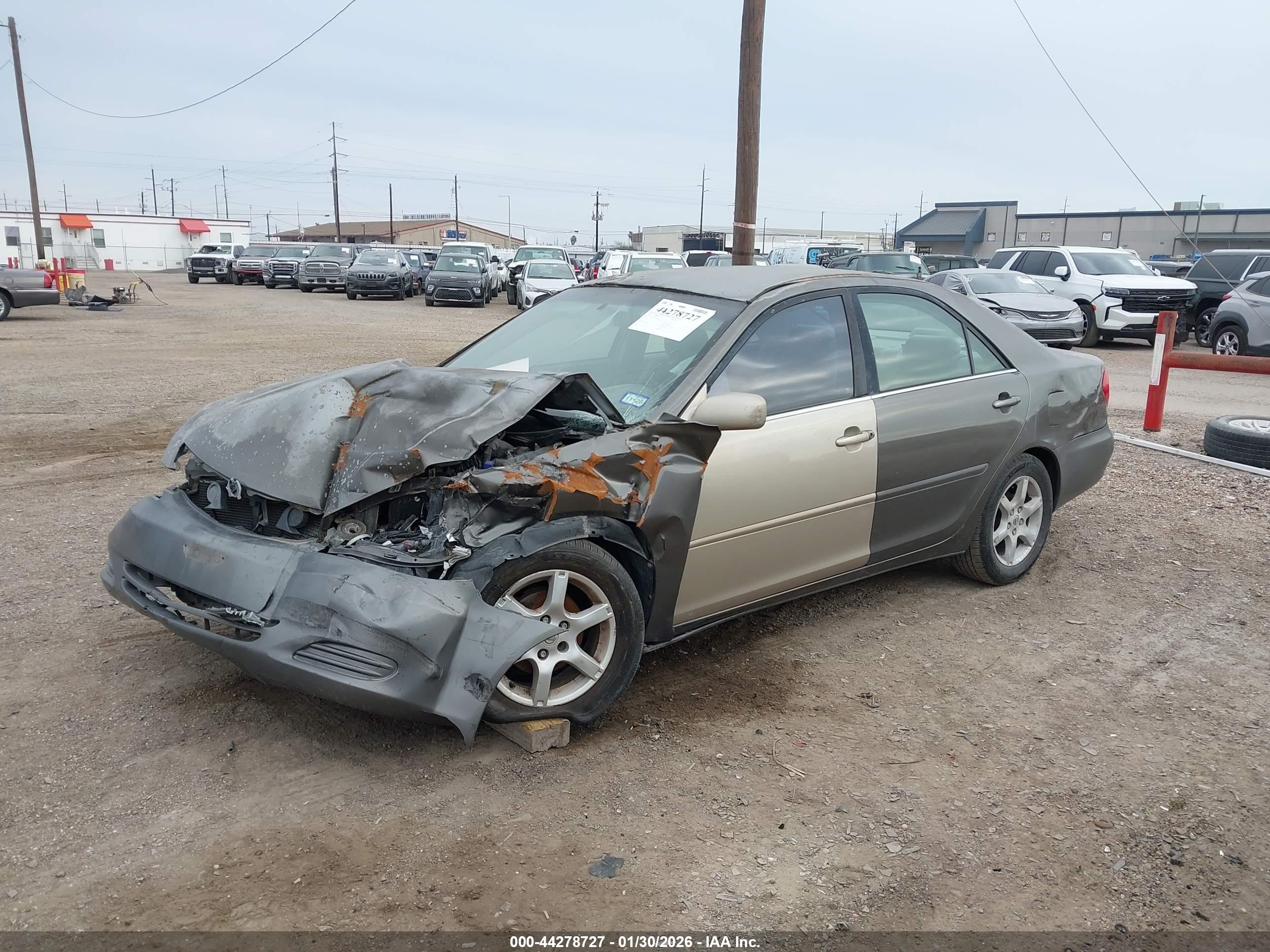 TOYOTA CAMRY image 2