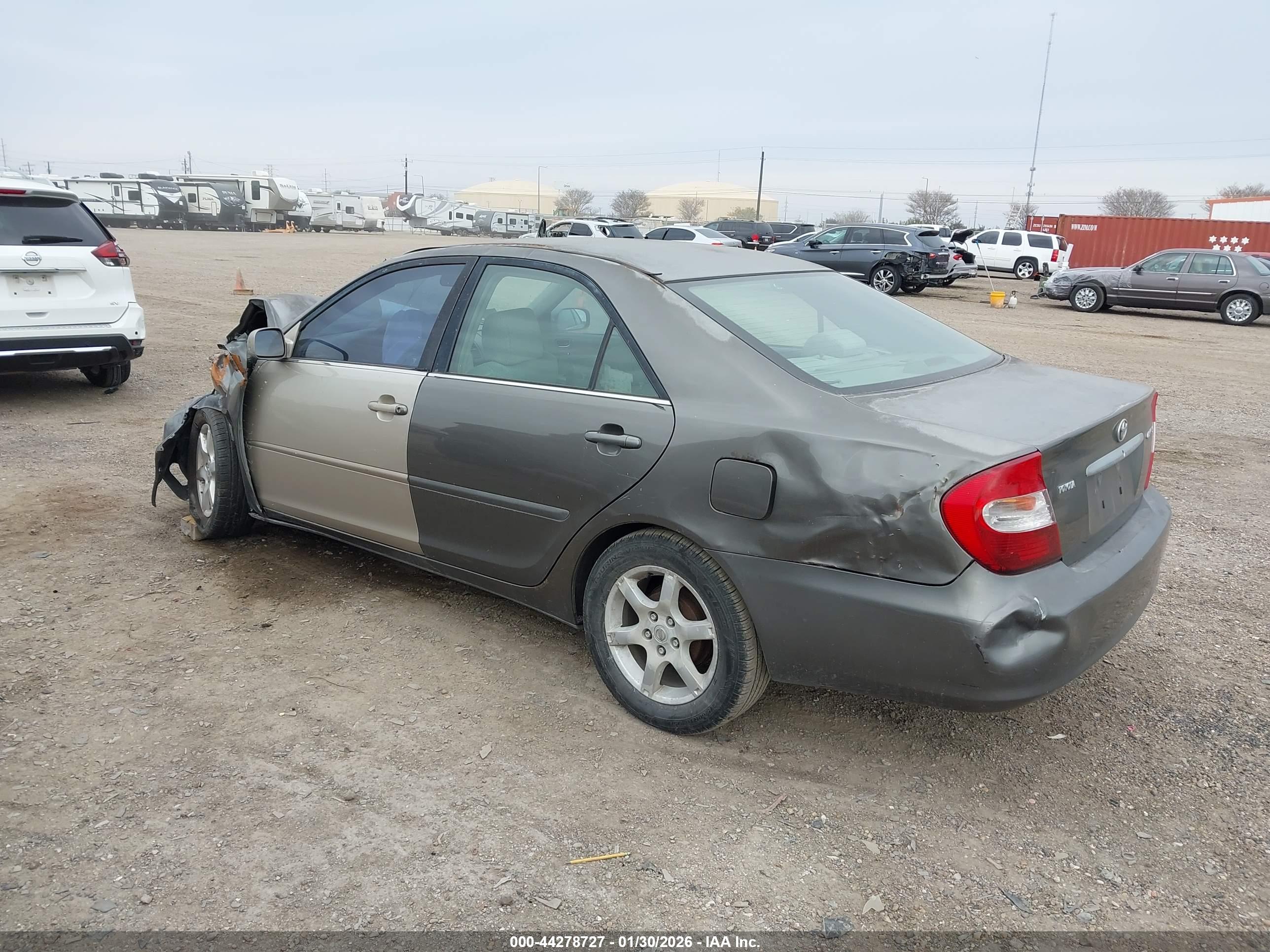 TOYOTA CAMRY image 3