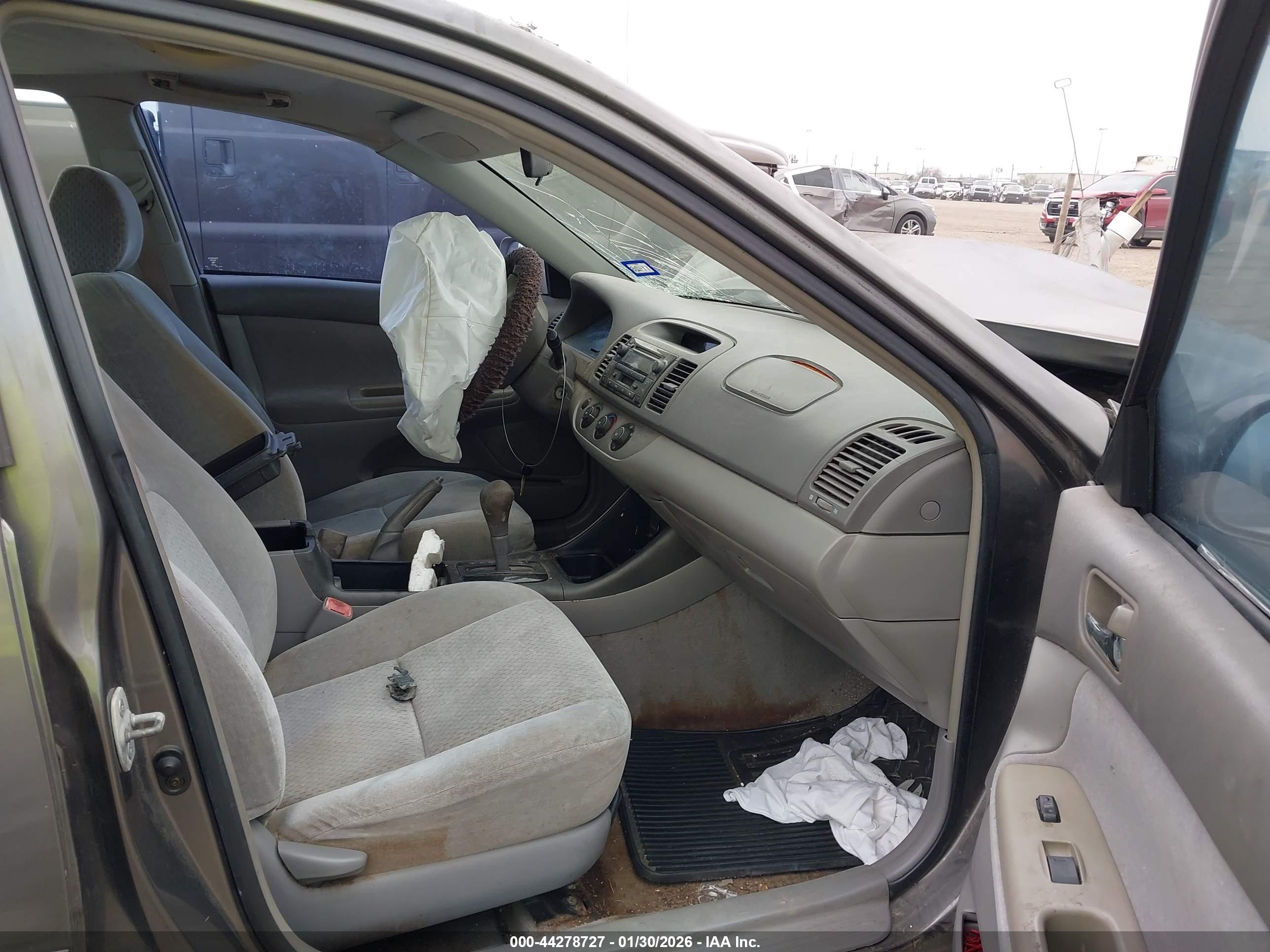 TOYOTA CAMRY image 5