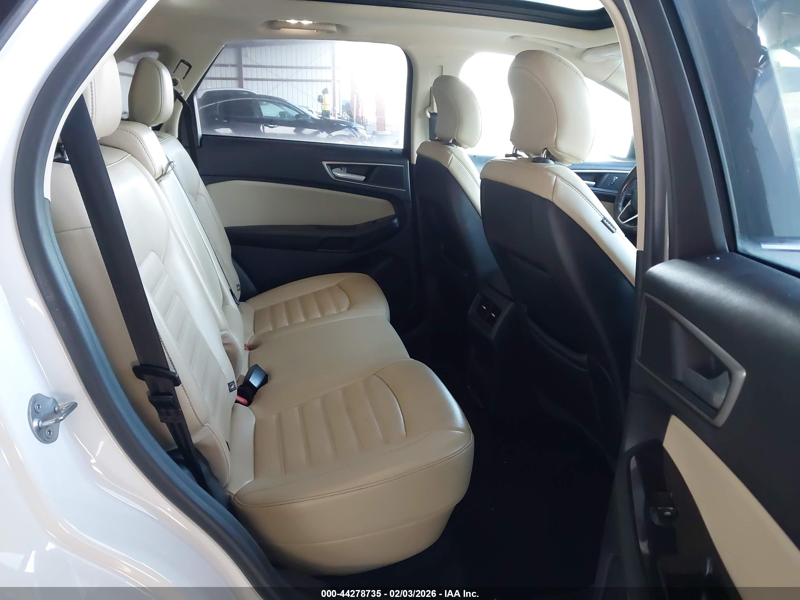 FORD EDGE image 8