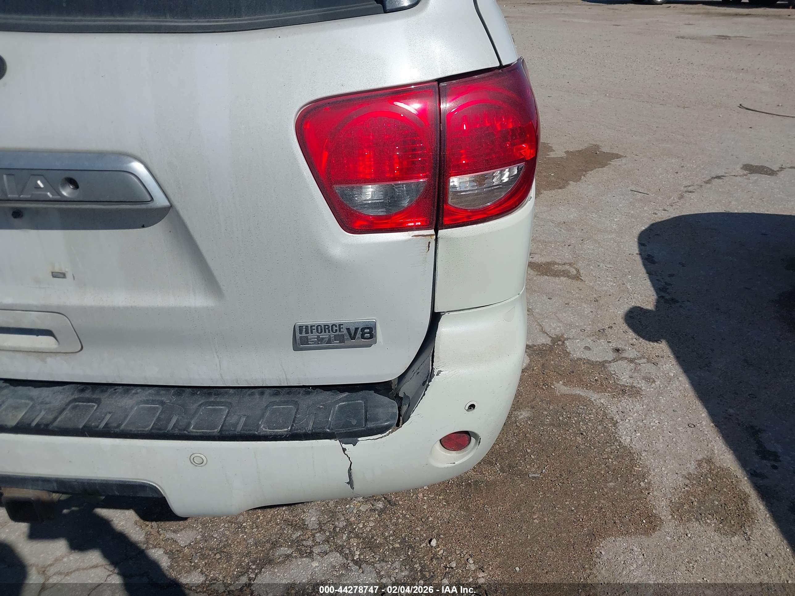 TOYOTA SEQUOIA image 6