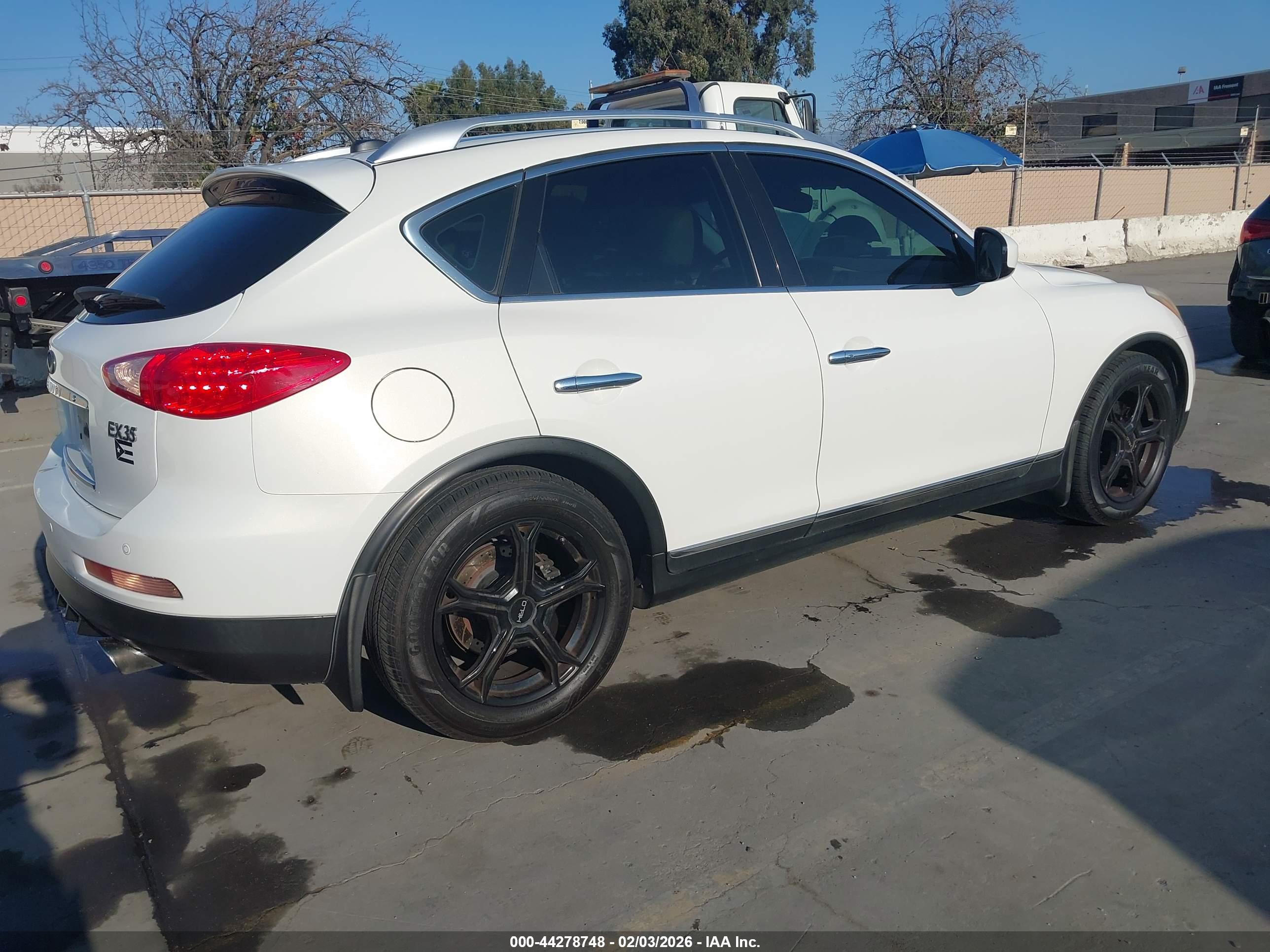 INFINITI EX35 image 4