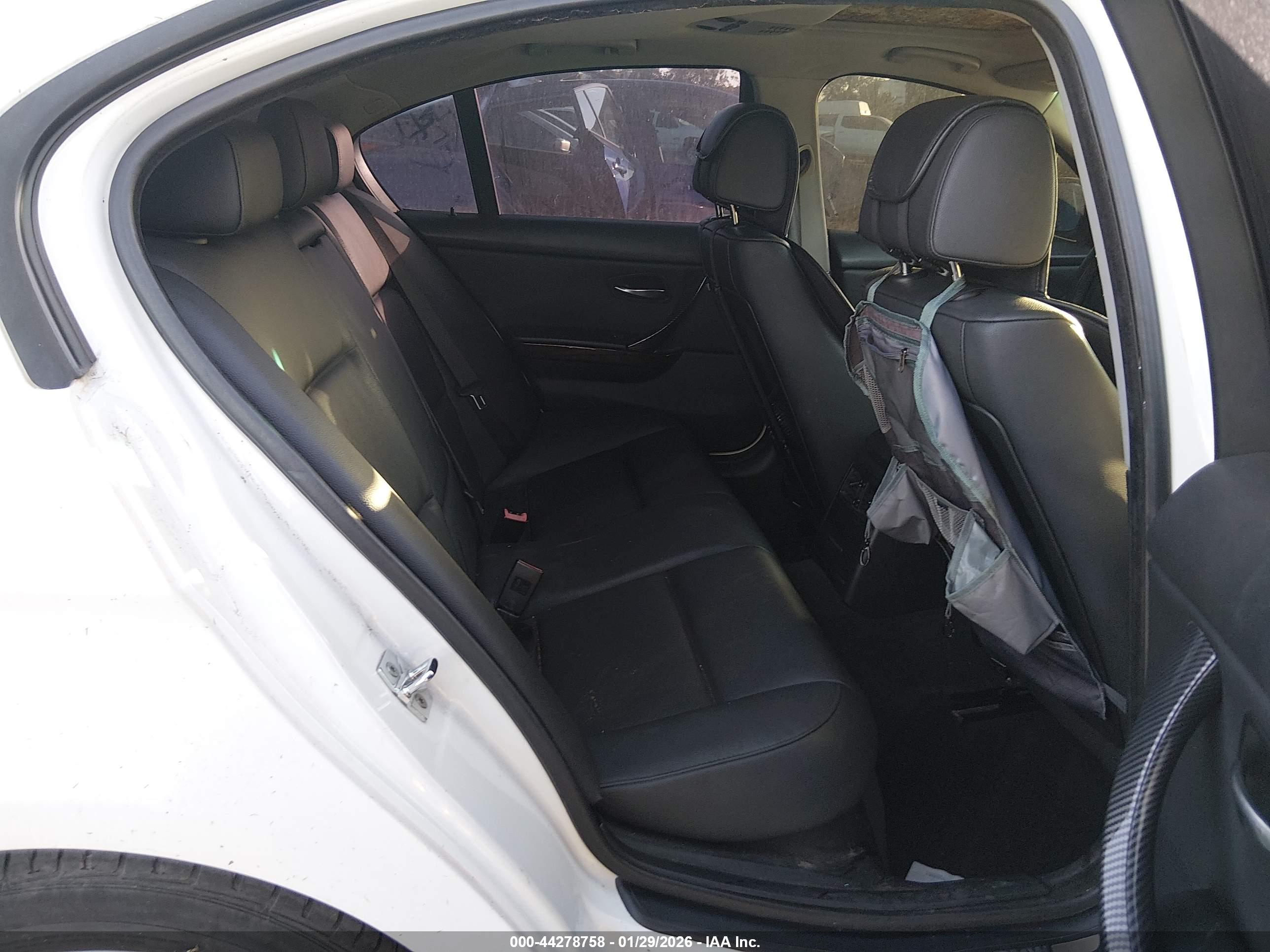 BMW 328I image 8