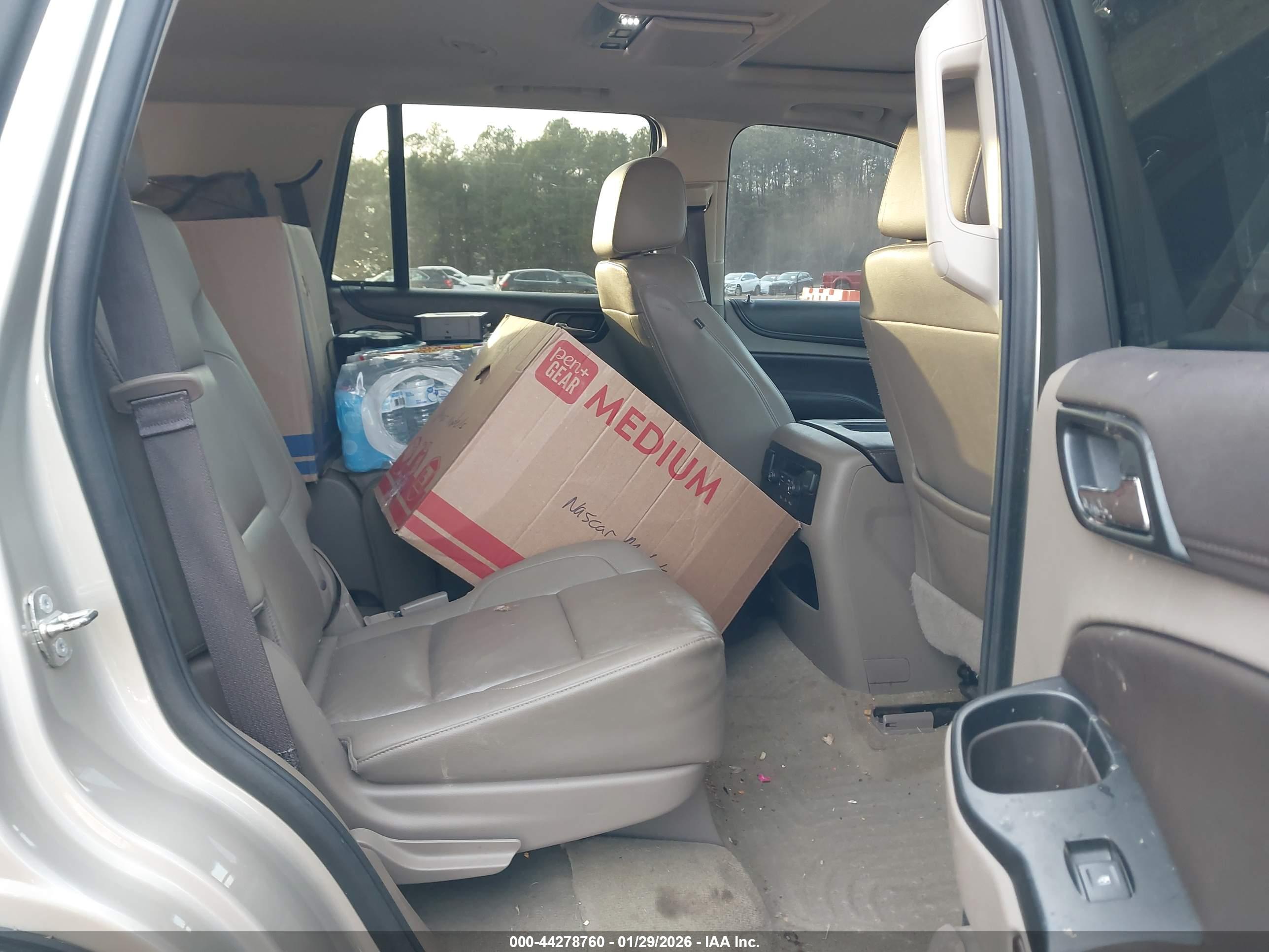CHEVROLET TAHOE image 8
