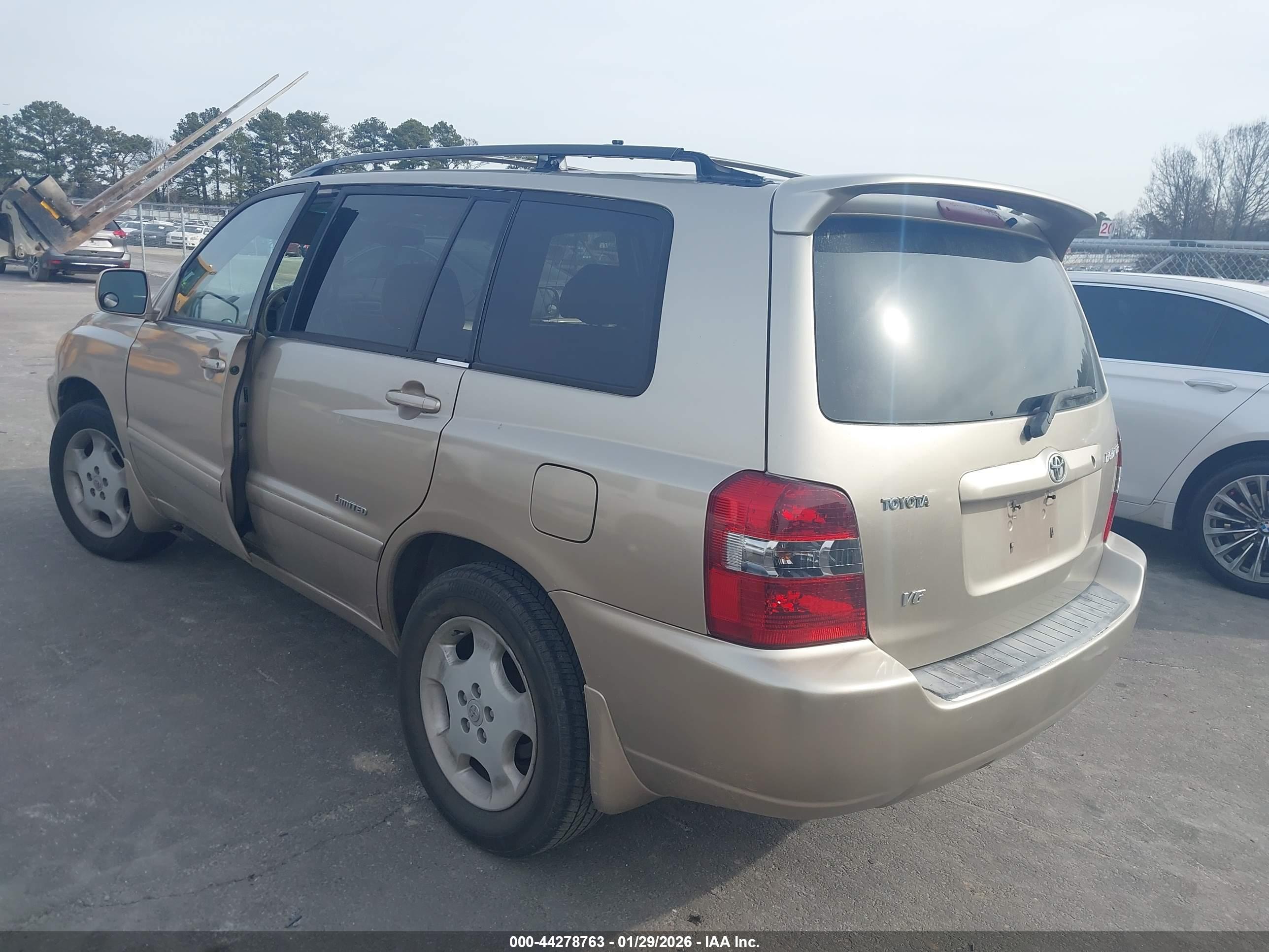 TOYOTA HIGHLANDER image 3
