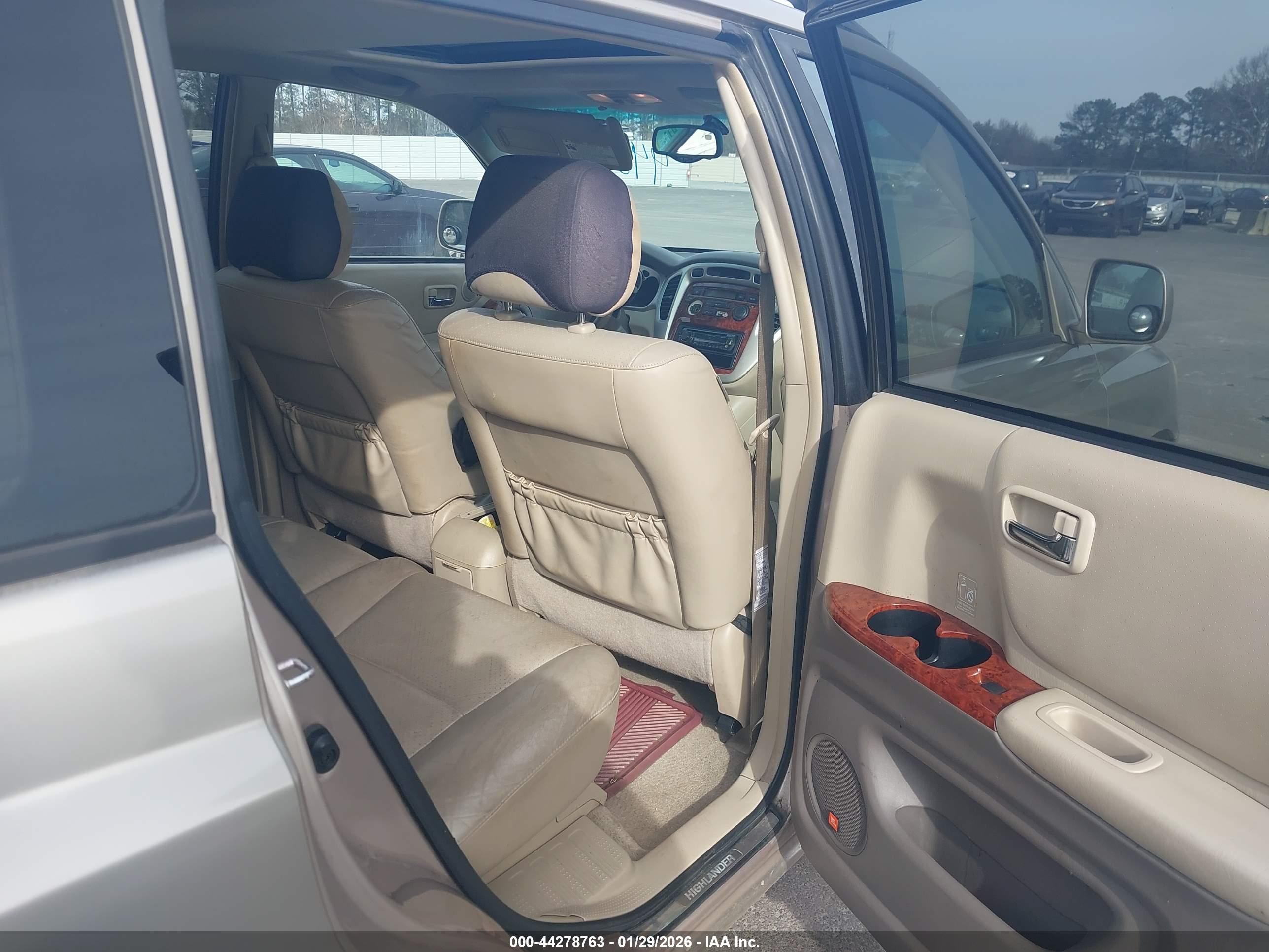 TOYOTA HIGHLANDER image 8