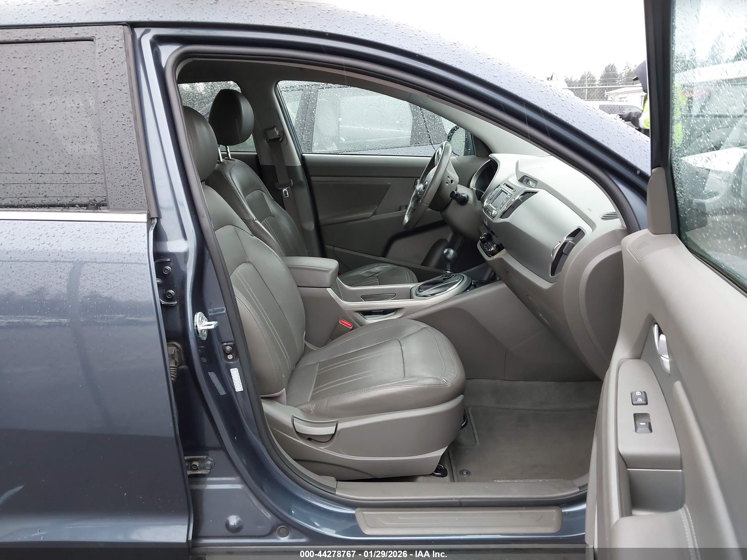 KIA SPORTAGE image 5