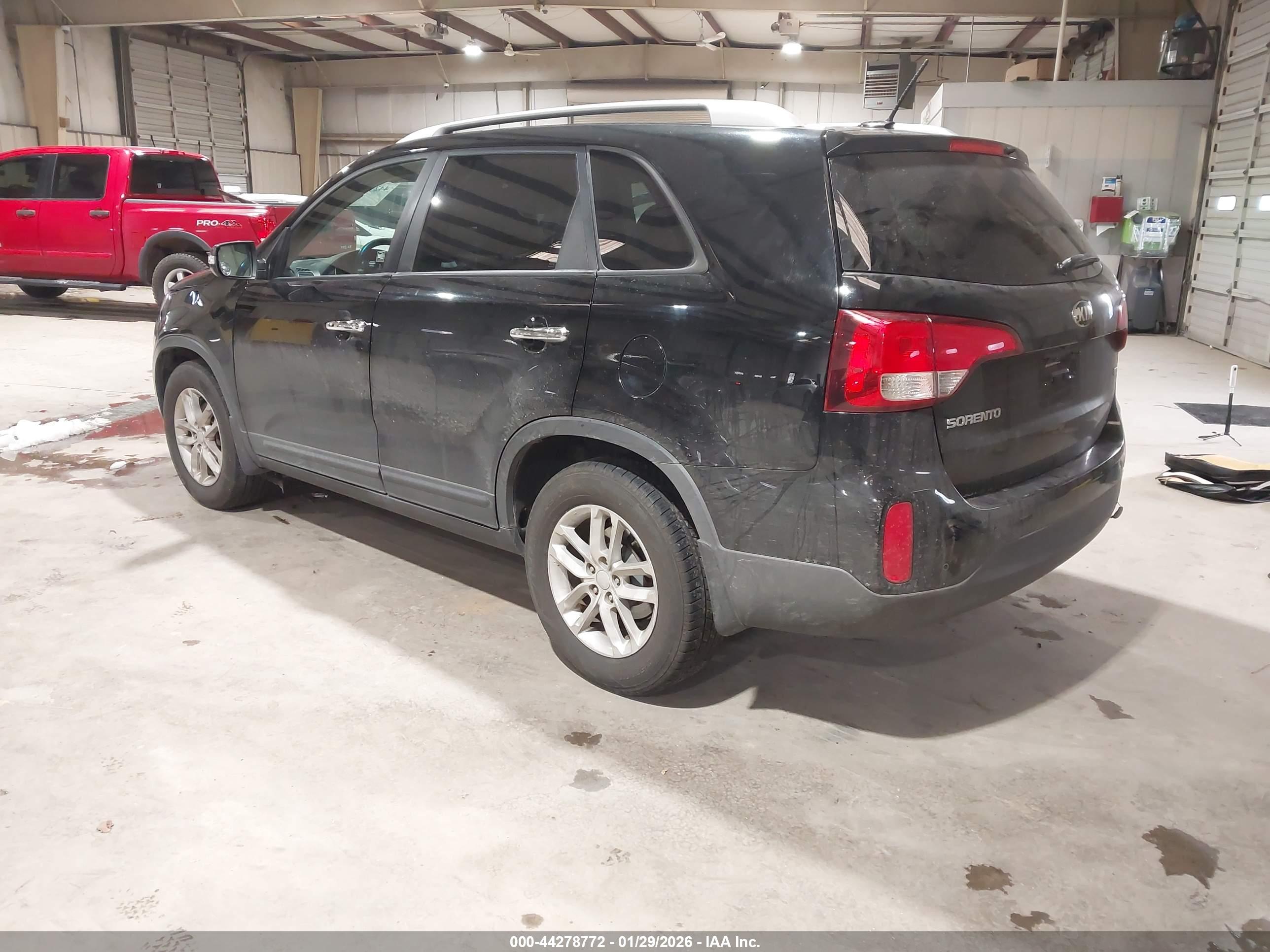 KIA SORENTO image 3