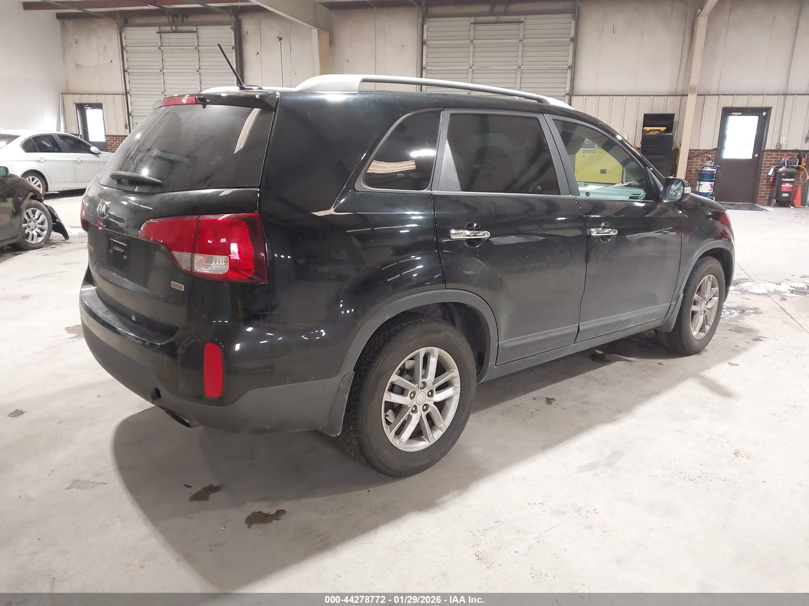 KIA SORENTO image 4