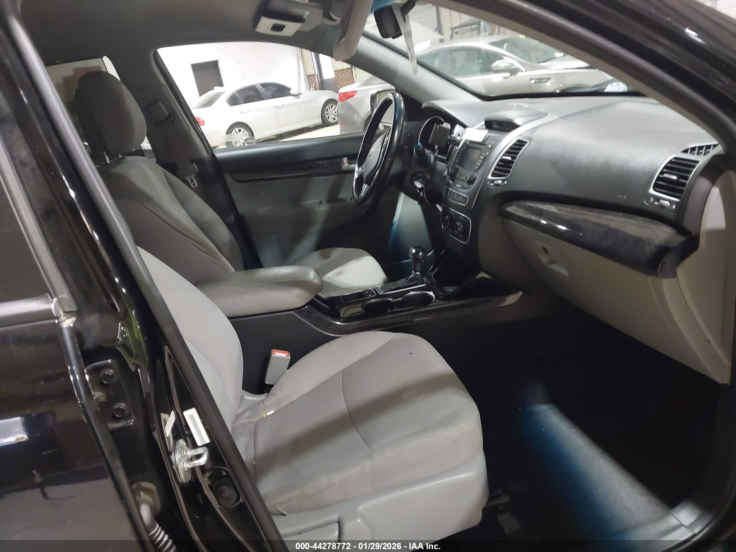 KIA SORENTO image 5