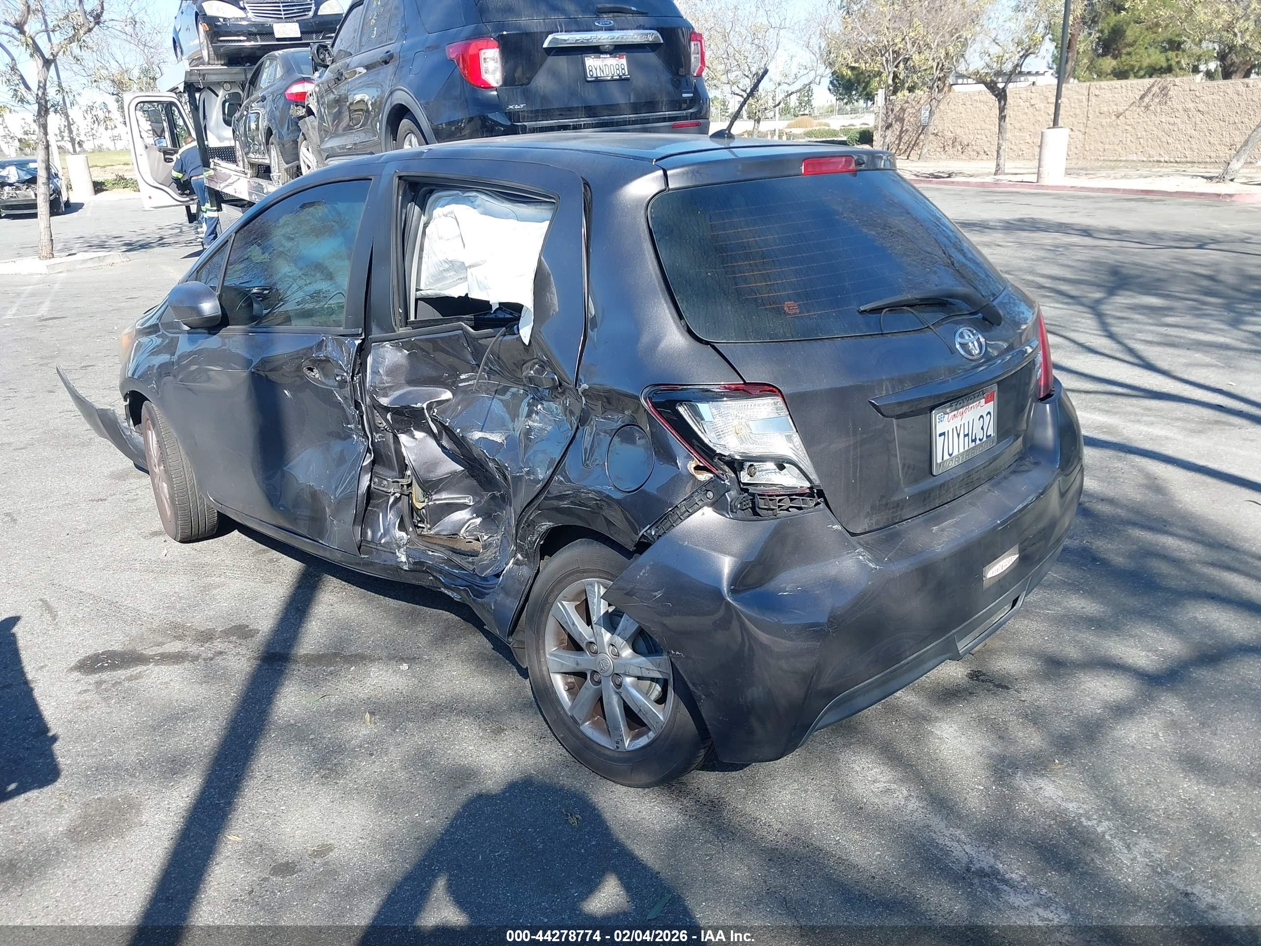 TOYOTA YARIS image 3