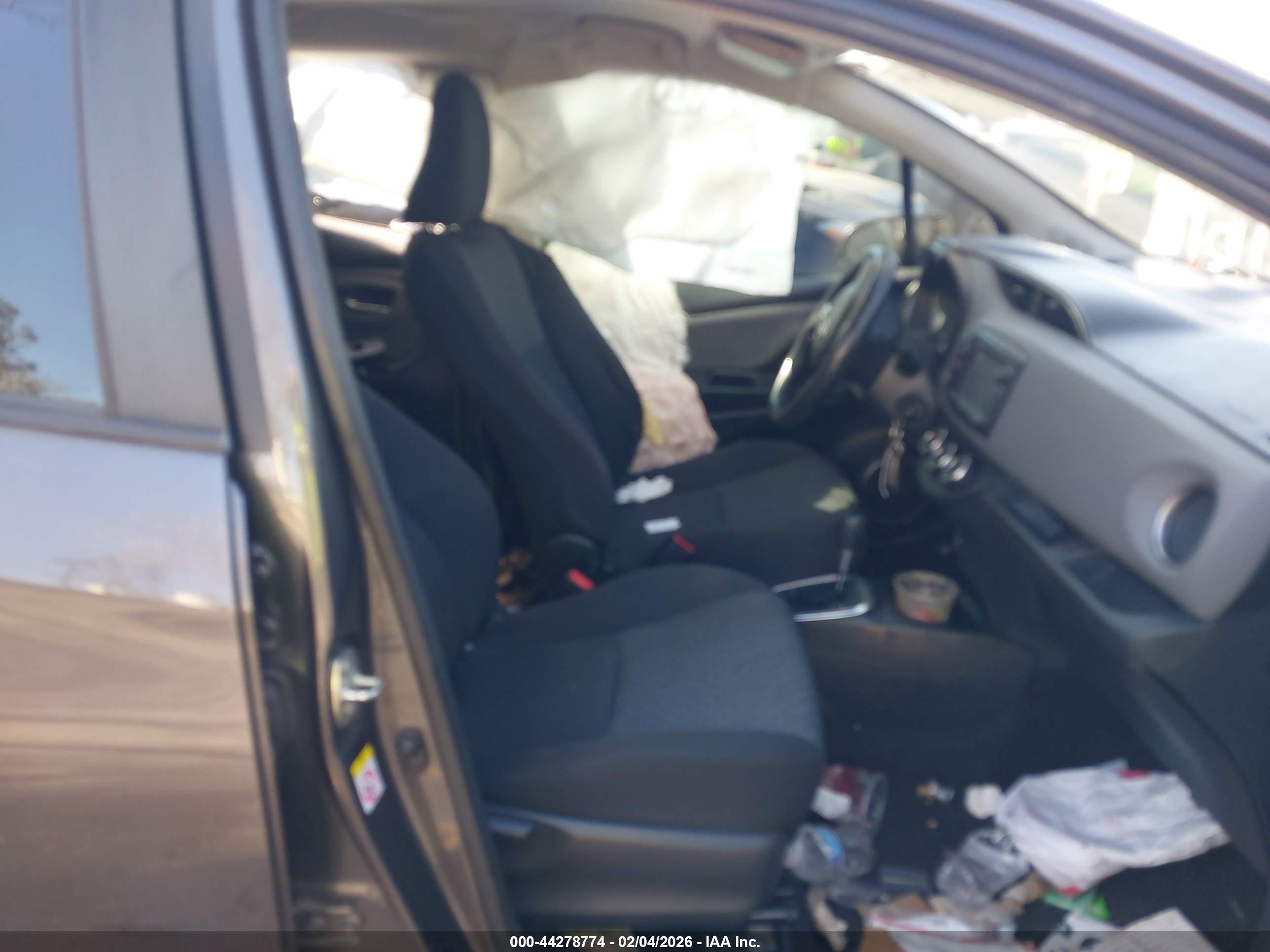 TOYOTA YARIS image 5