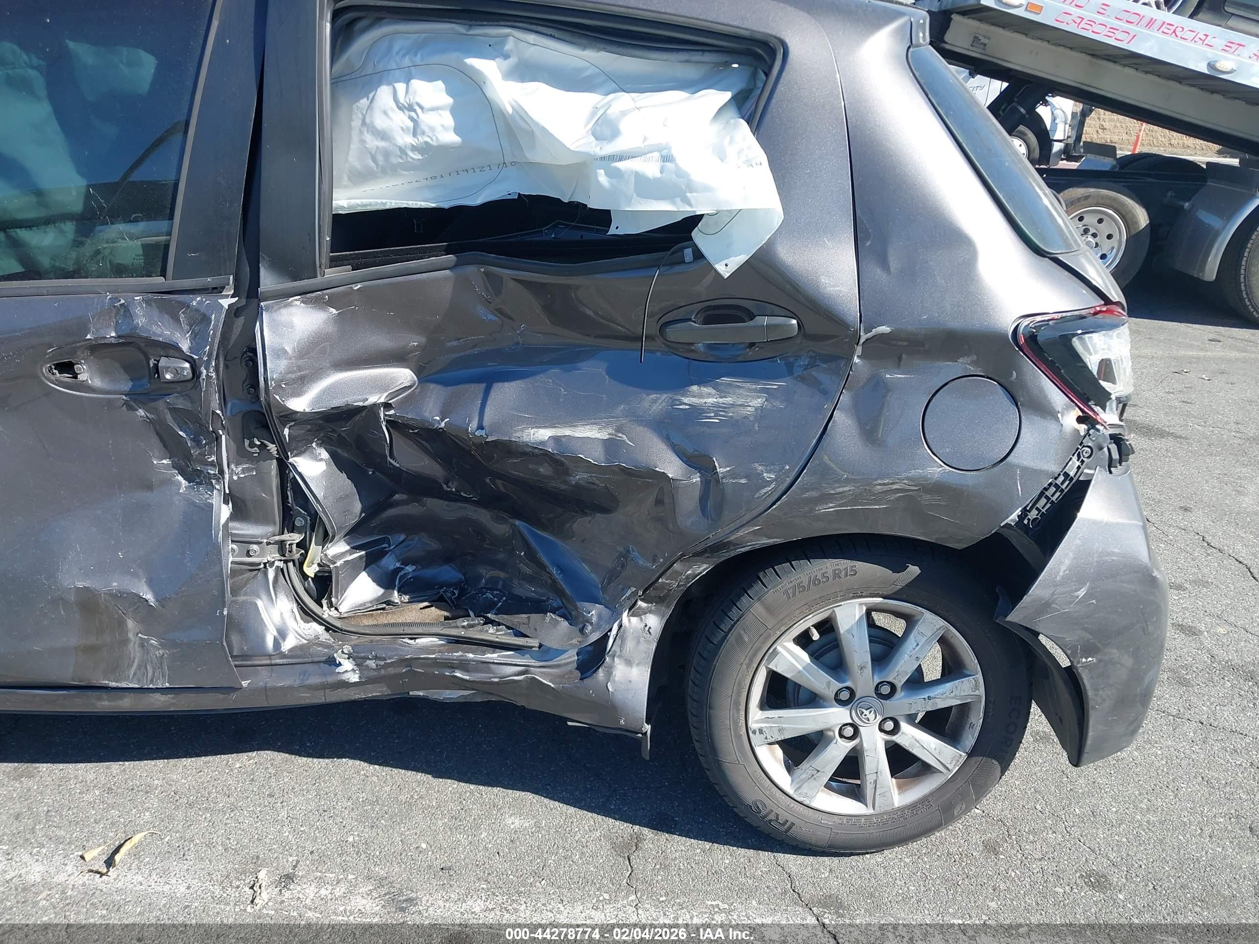 TOYOTA YARIS image 6