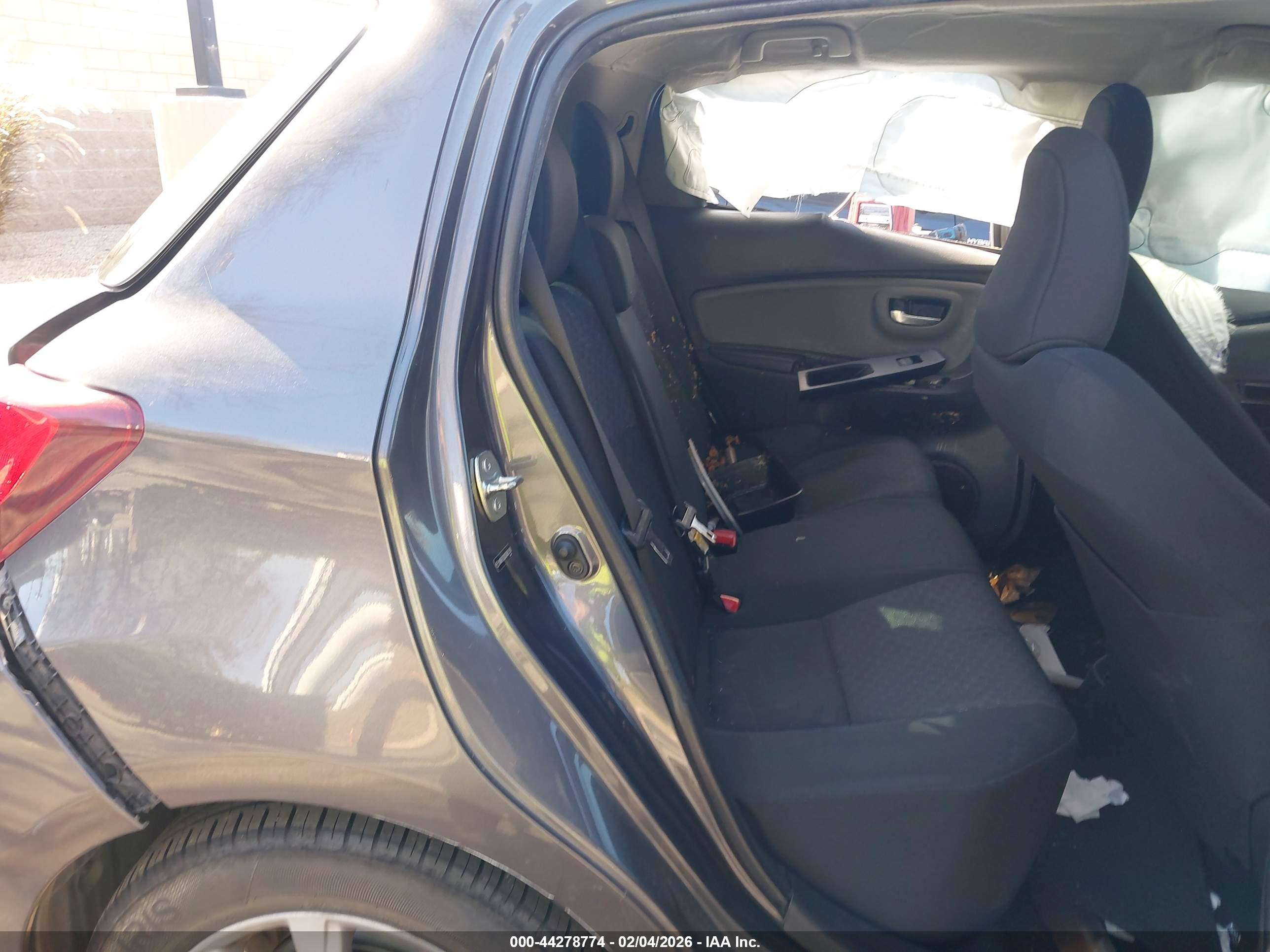 TOYOTA YARIS image 8