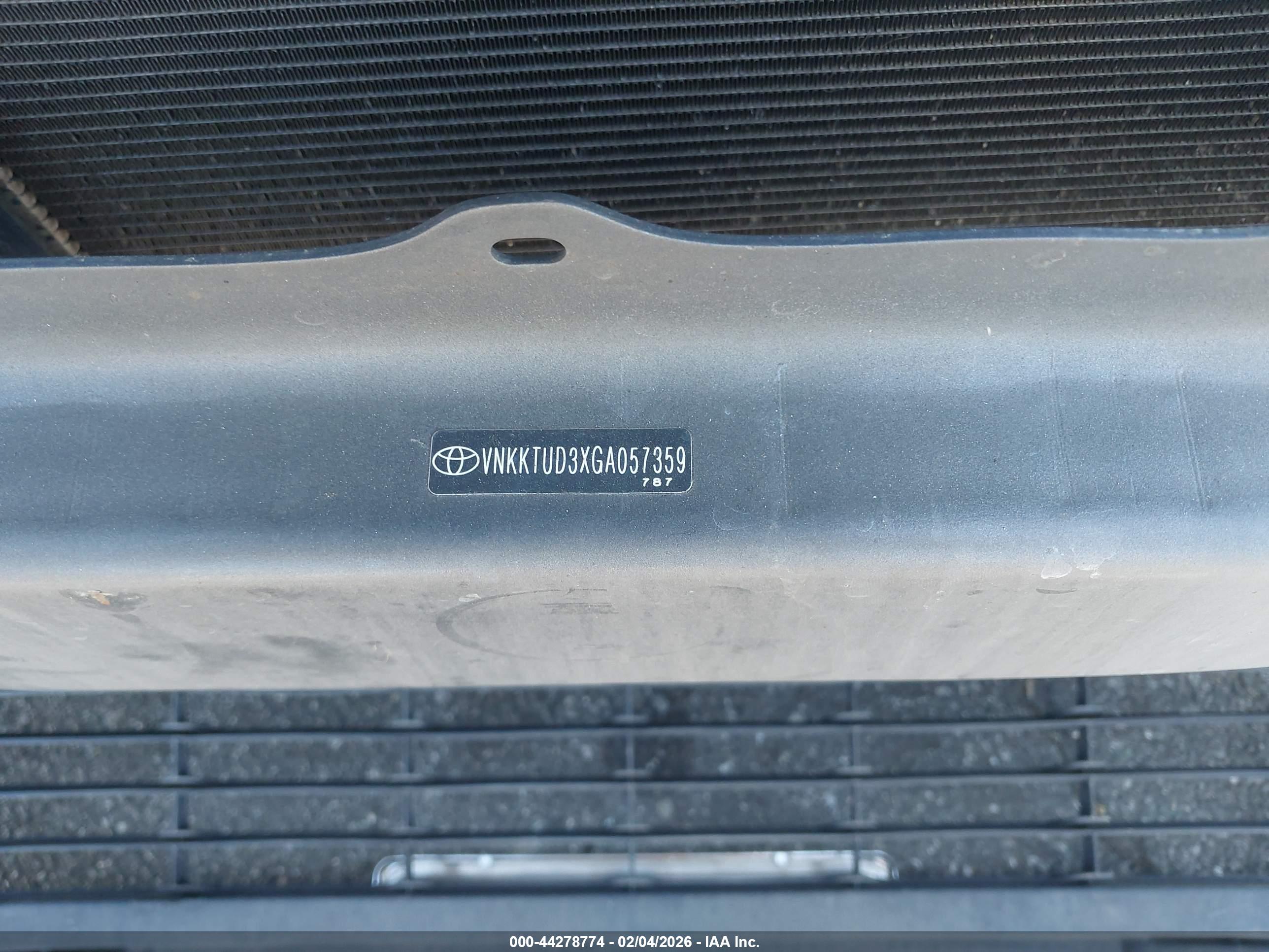 TOYOTA YARIS image 9