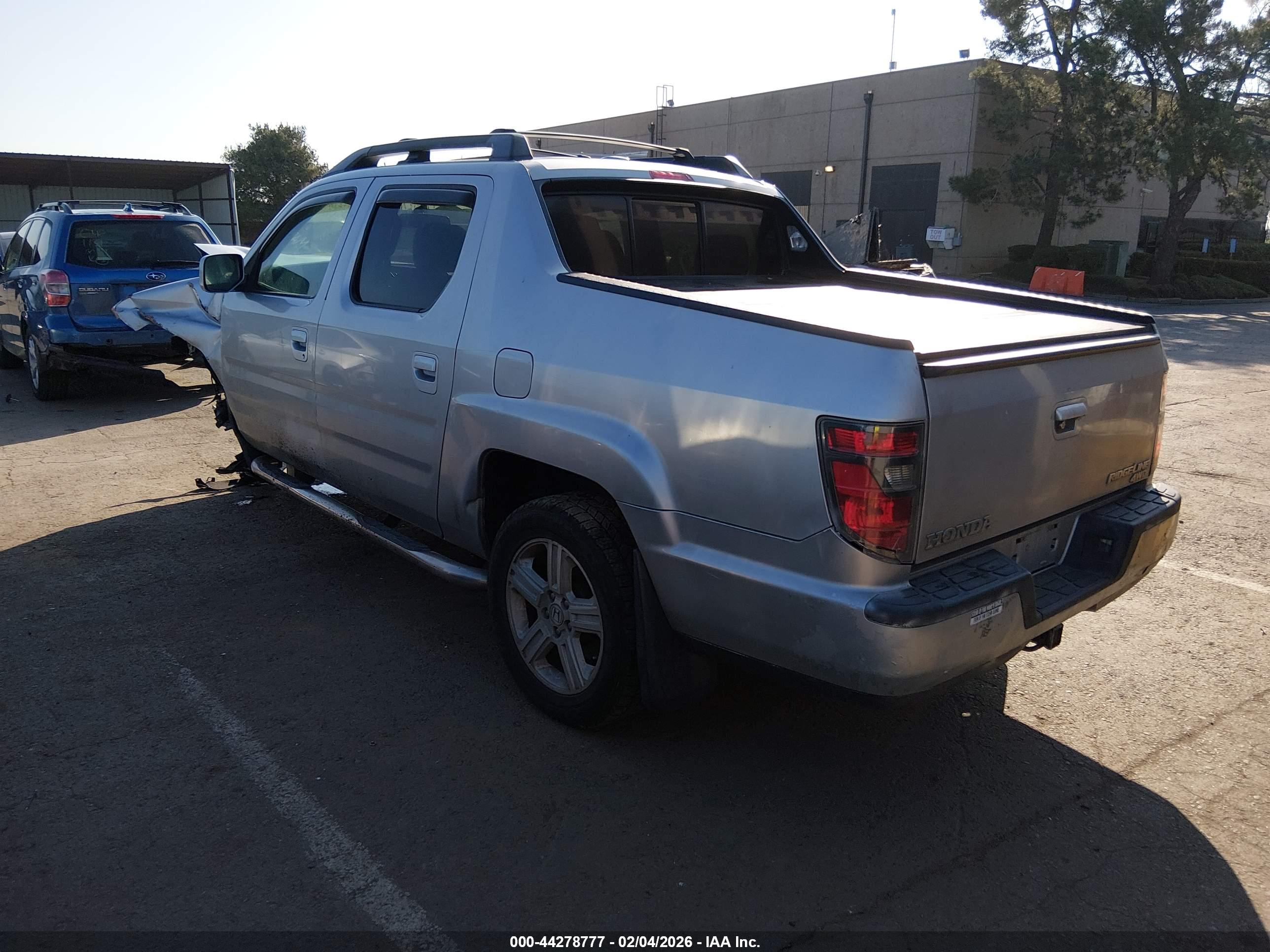 HONDA RIDGELINE image 3