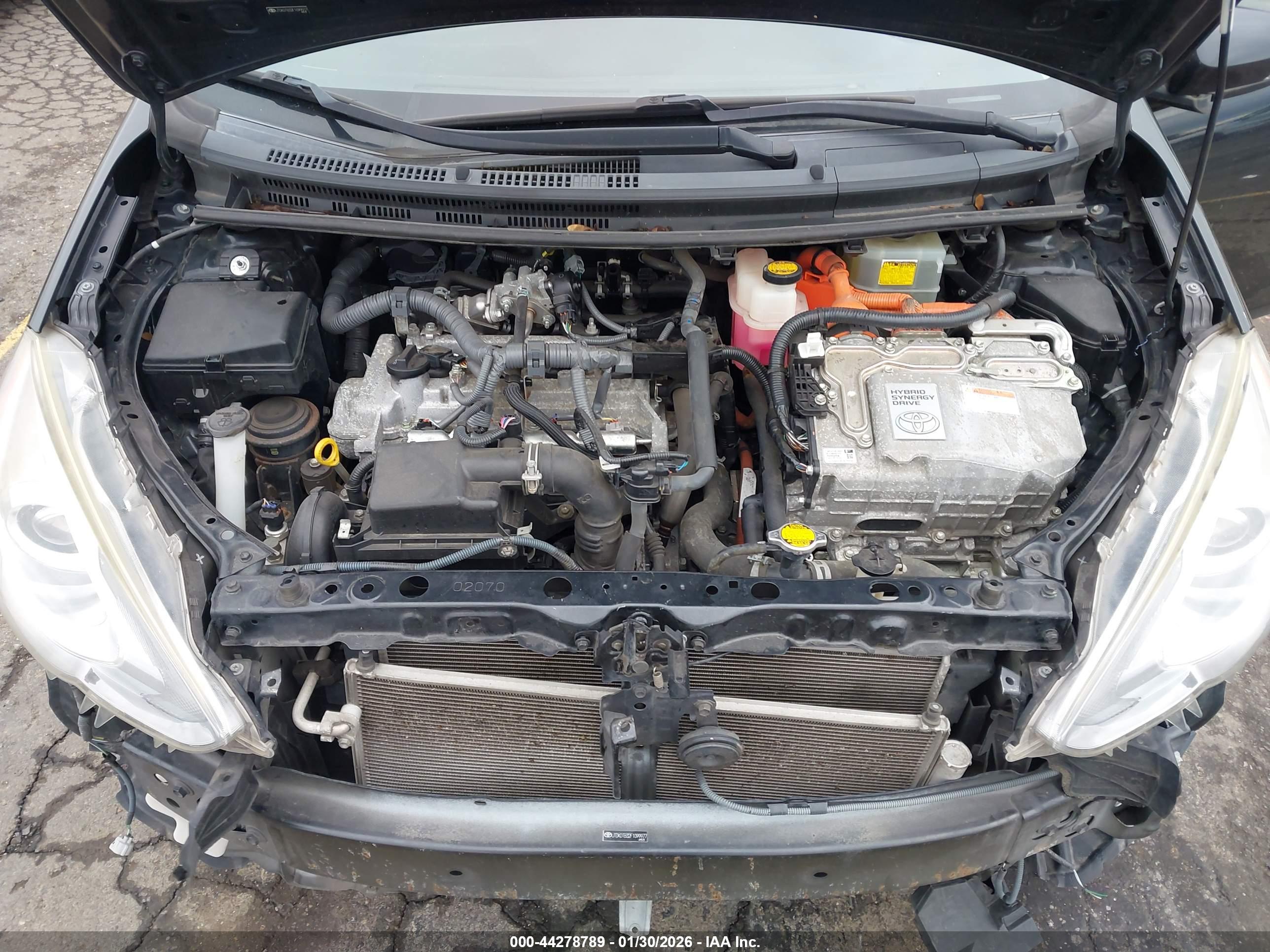 TOYOTA PRIUS image 10