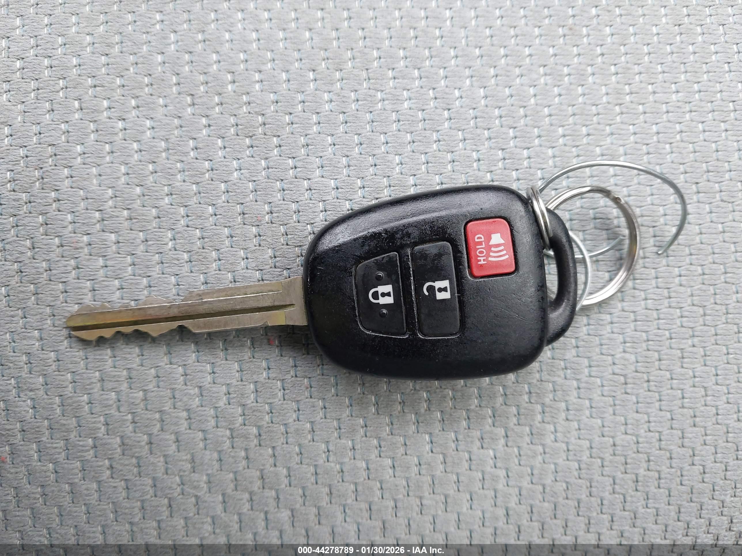 TOYOTA PRIUS image 11