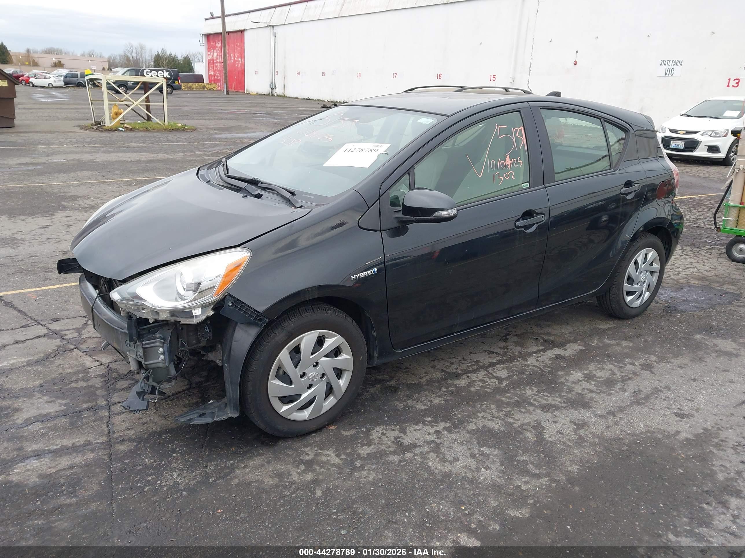 TOYOTA PRIUS image 2