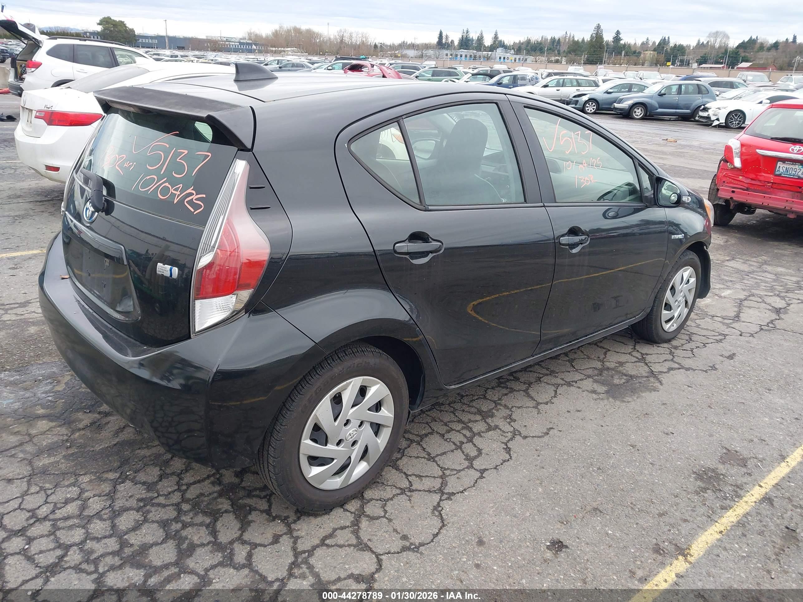 TOYOTA PRIUS image 4