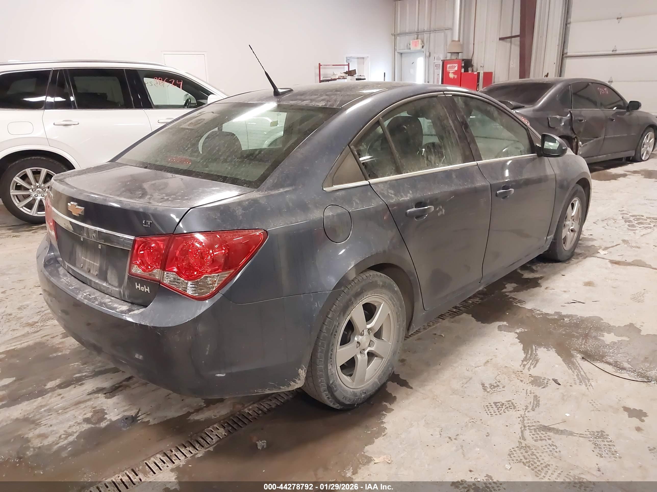 CHEVROLET CRUZE image 4