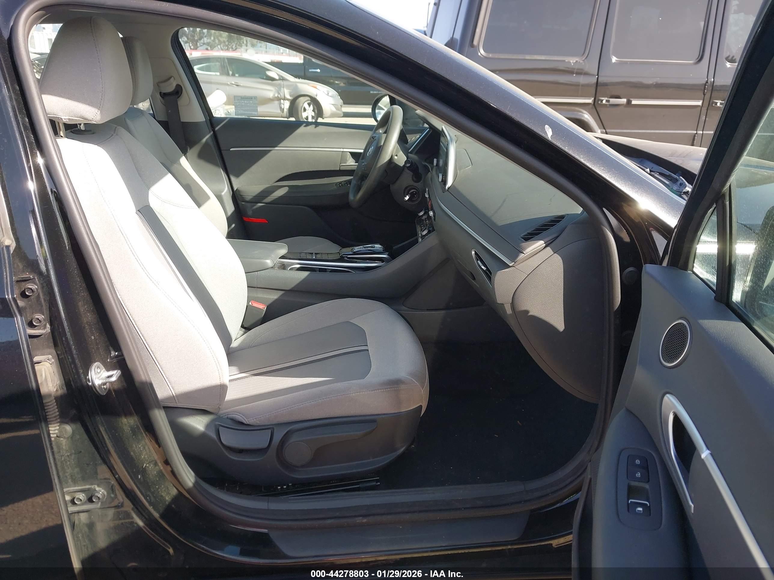 HYUNDAI SONATA image 5