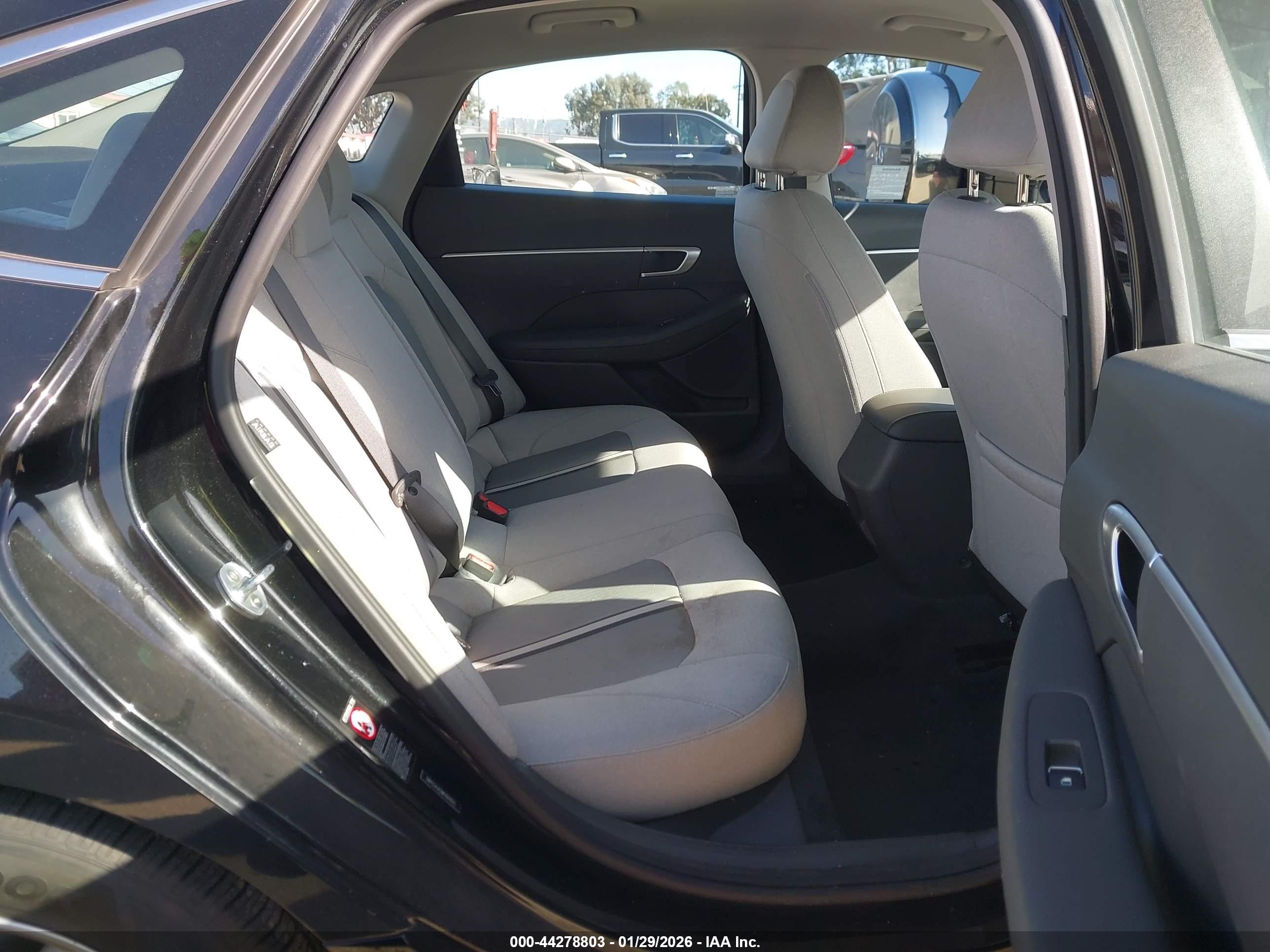 HYUNDAI SONATA image 8