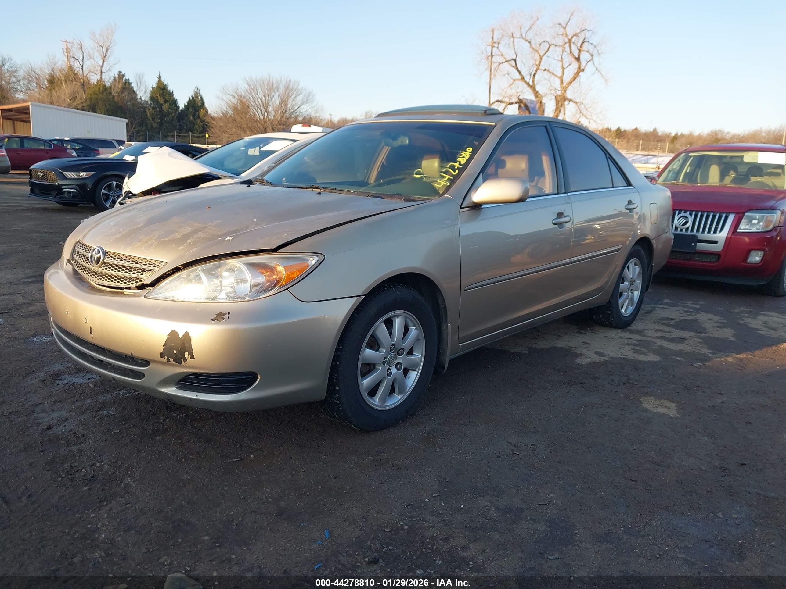 TOYOTA CAMRY image 2