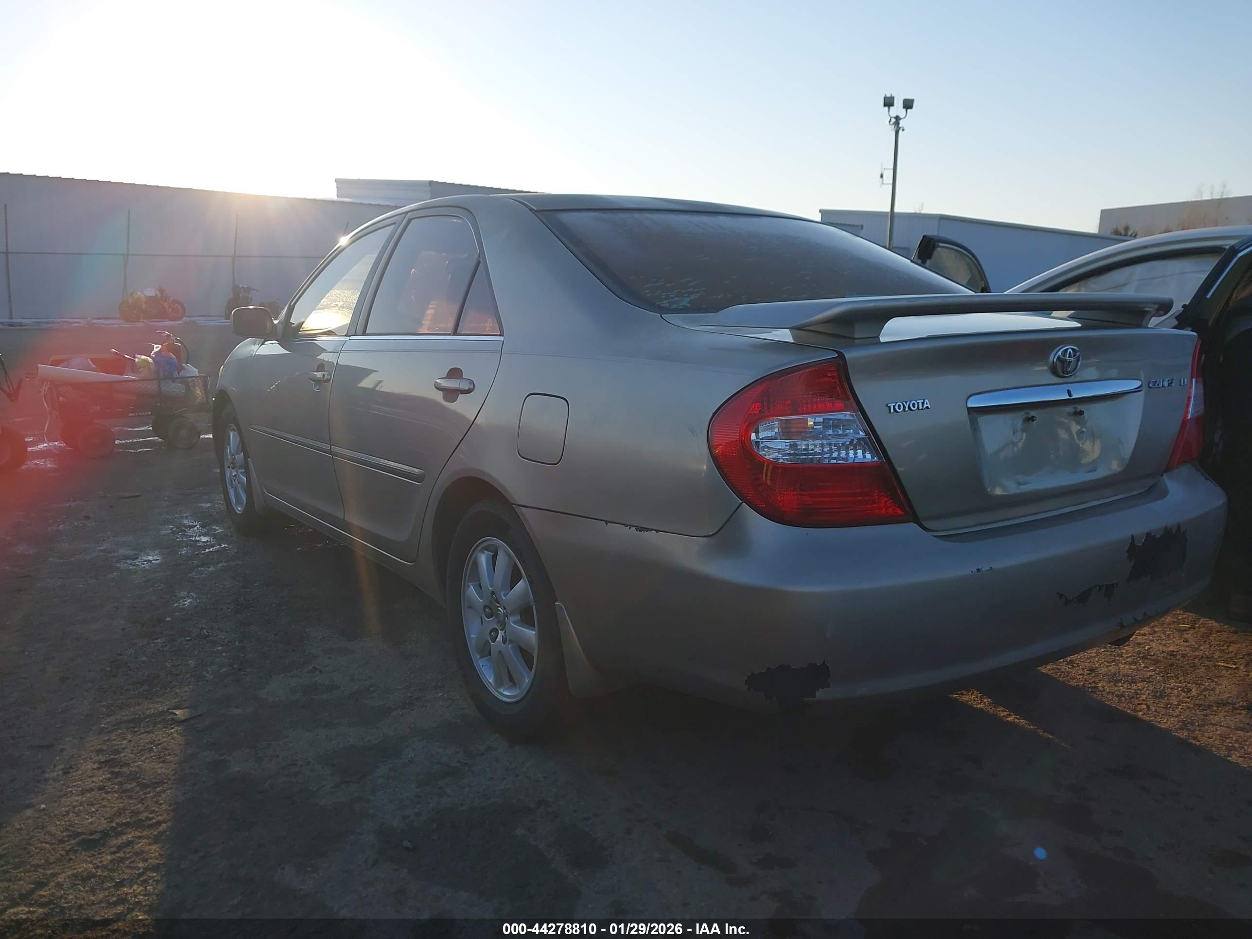 TOYOTA CAMRY image 3