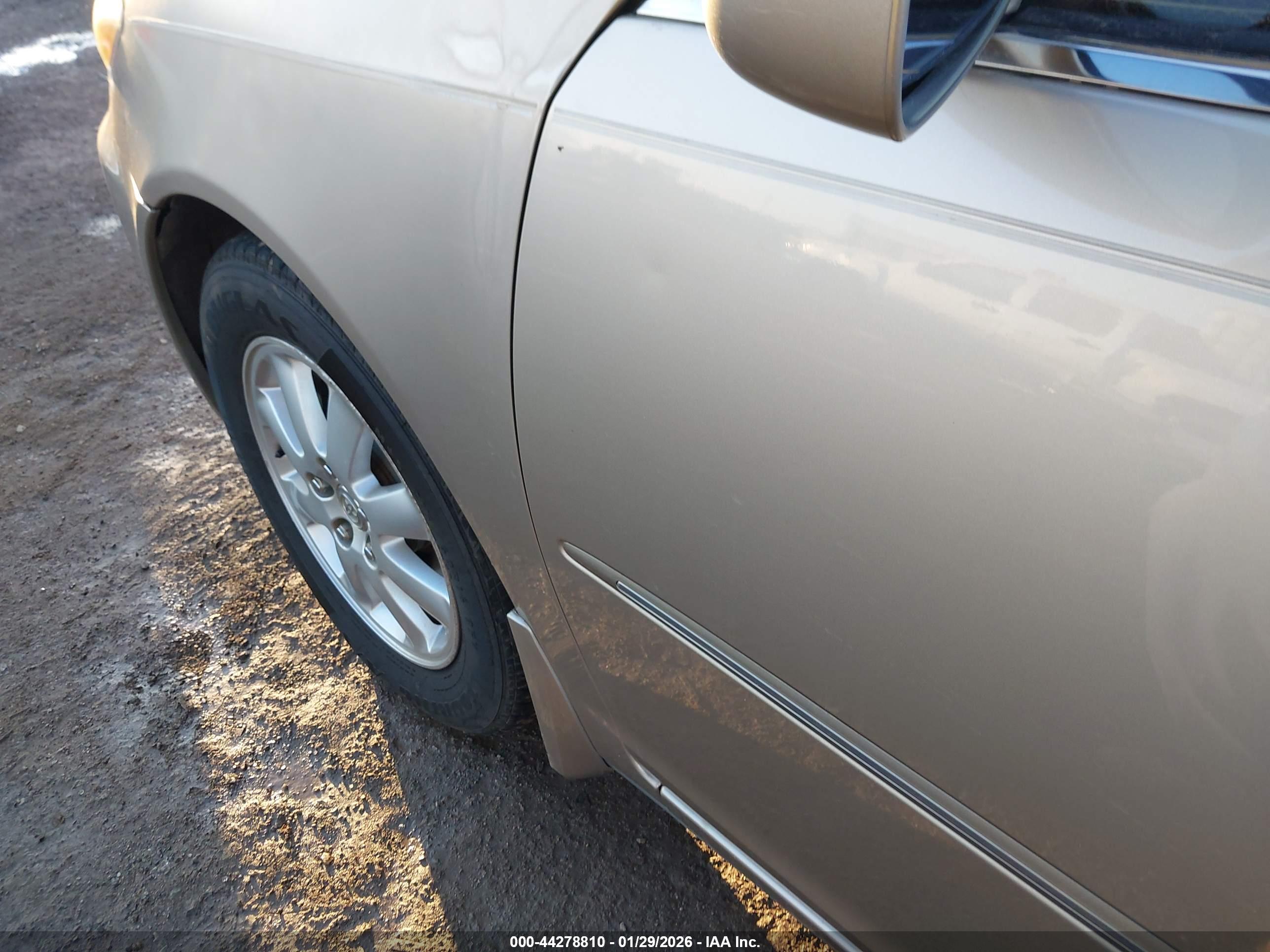 TOYOTA CAMRY image 6