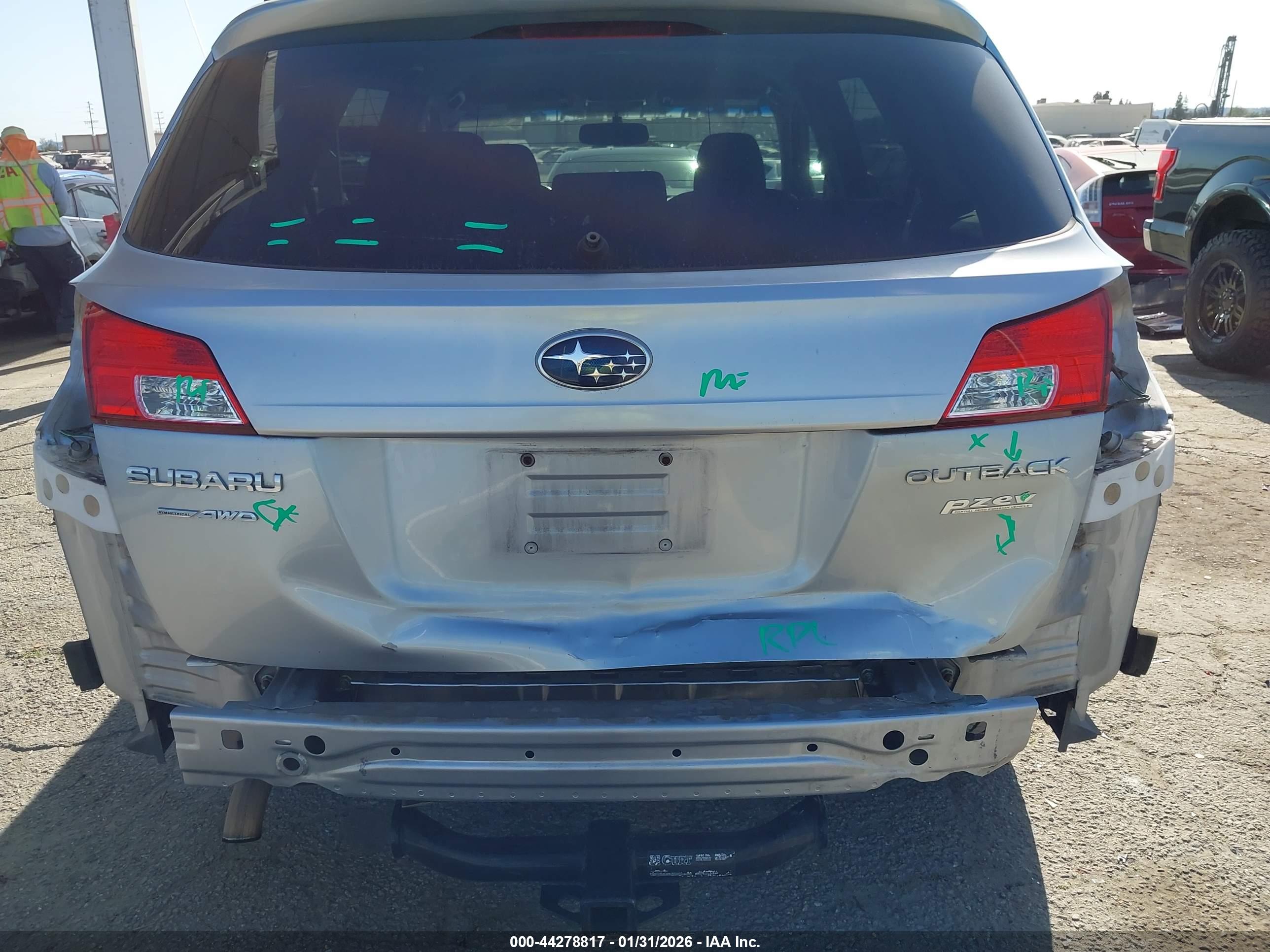 SUBARU OUTBACK image 6