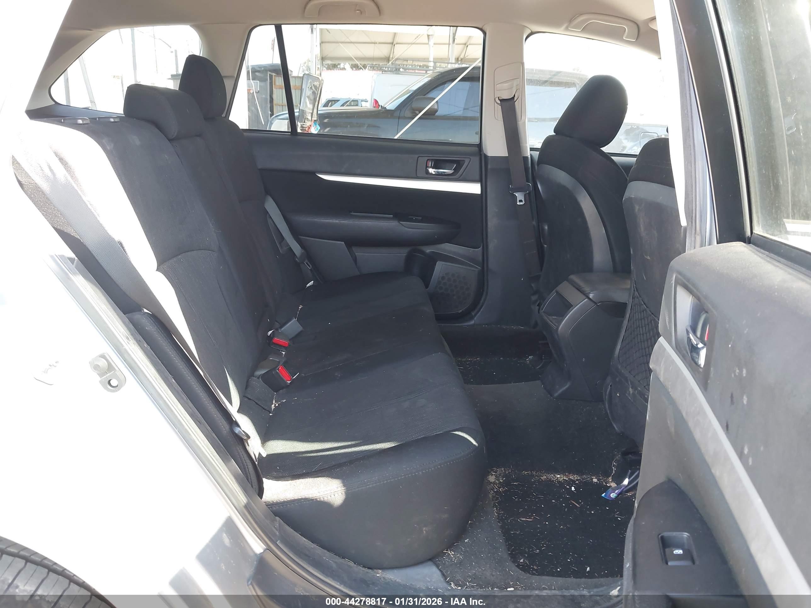 SUBARU OUTBACK image 8