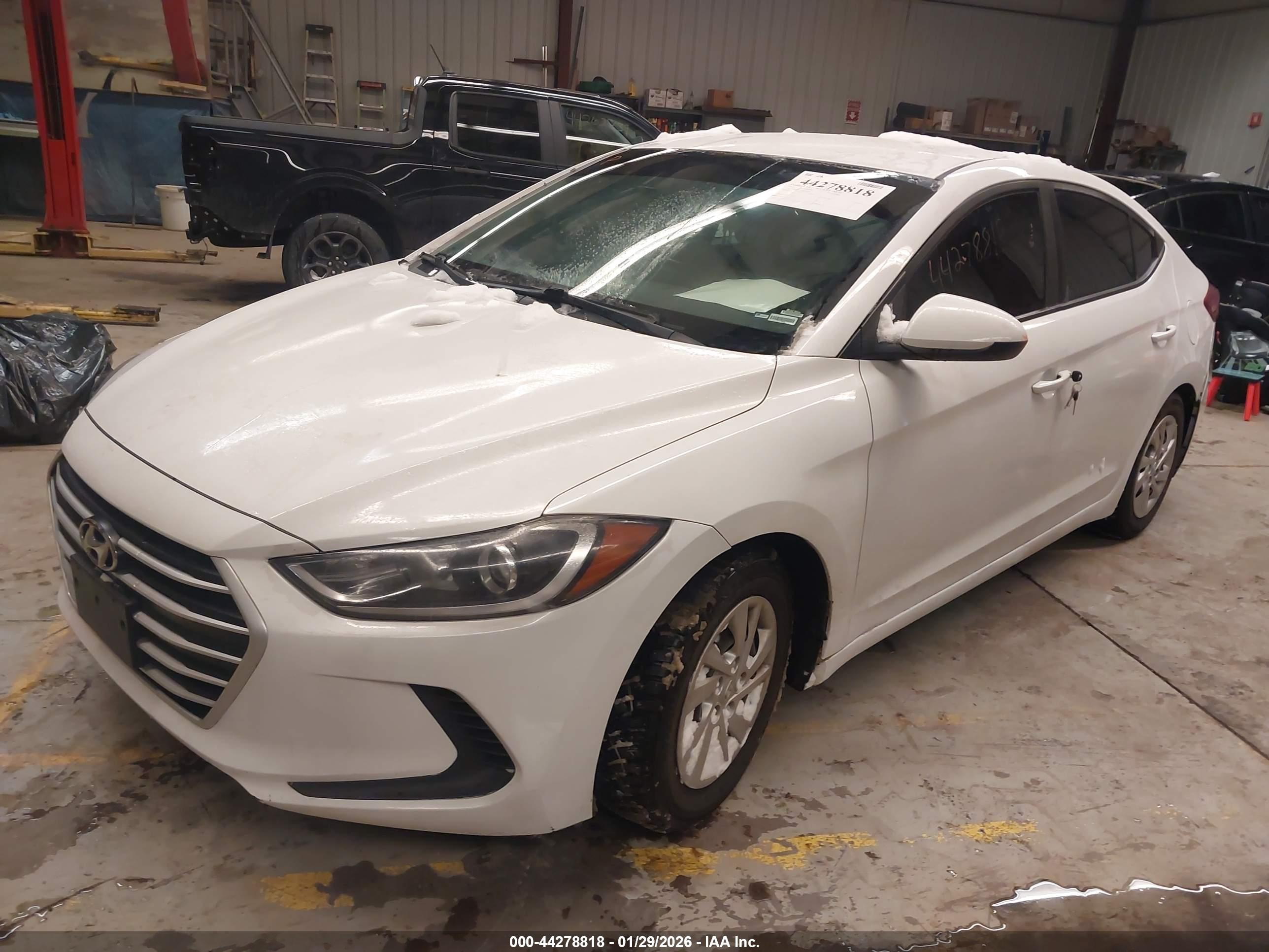 HYUNDAI ELANTRA image 2