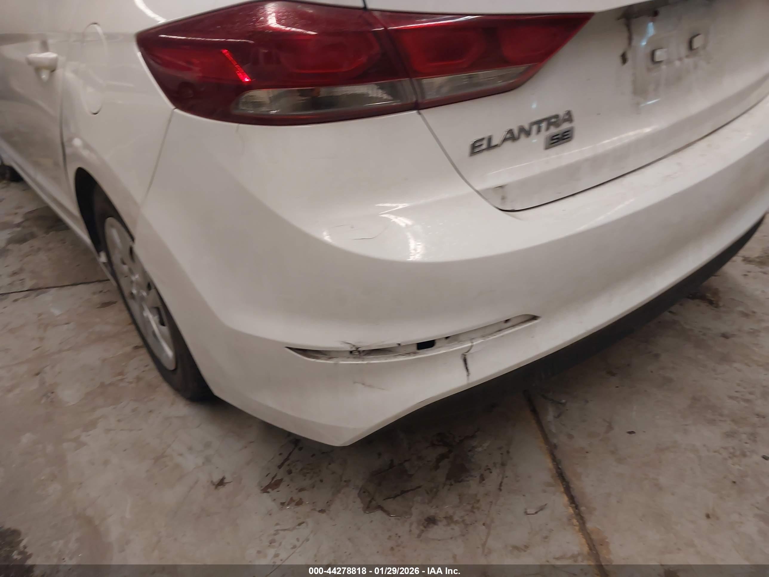 HYUNDAI ELANTRA image 6