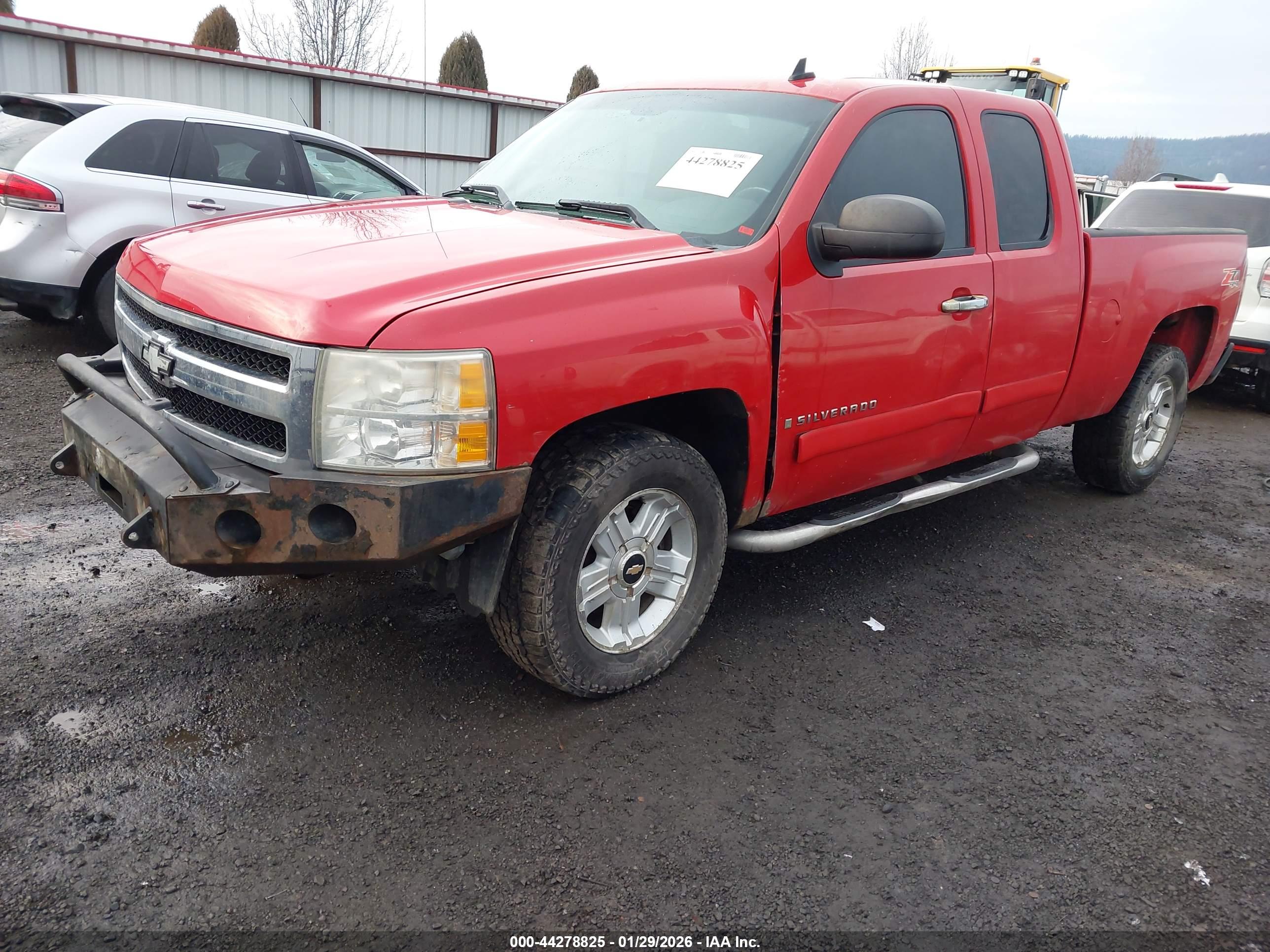 CHEVROLET SILVERADO image 2