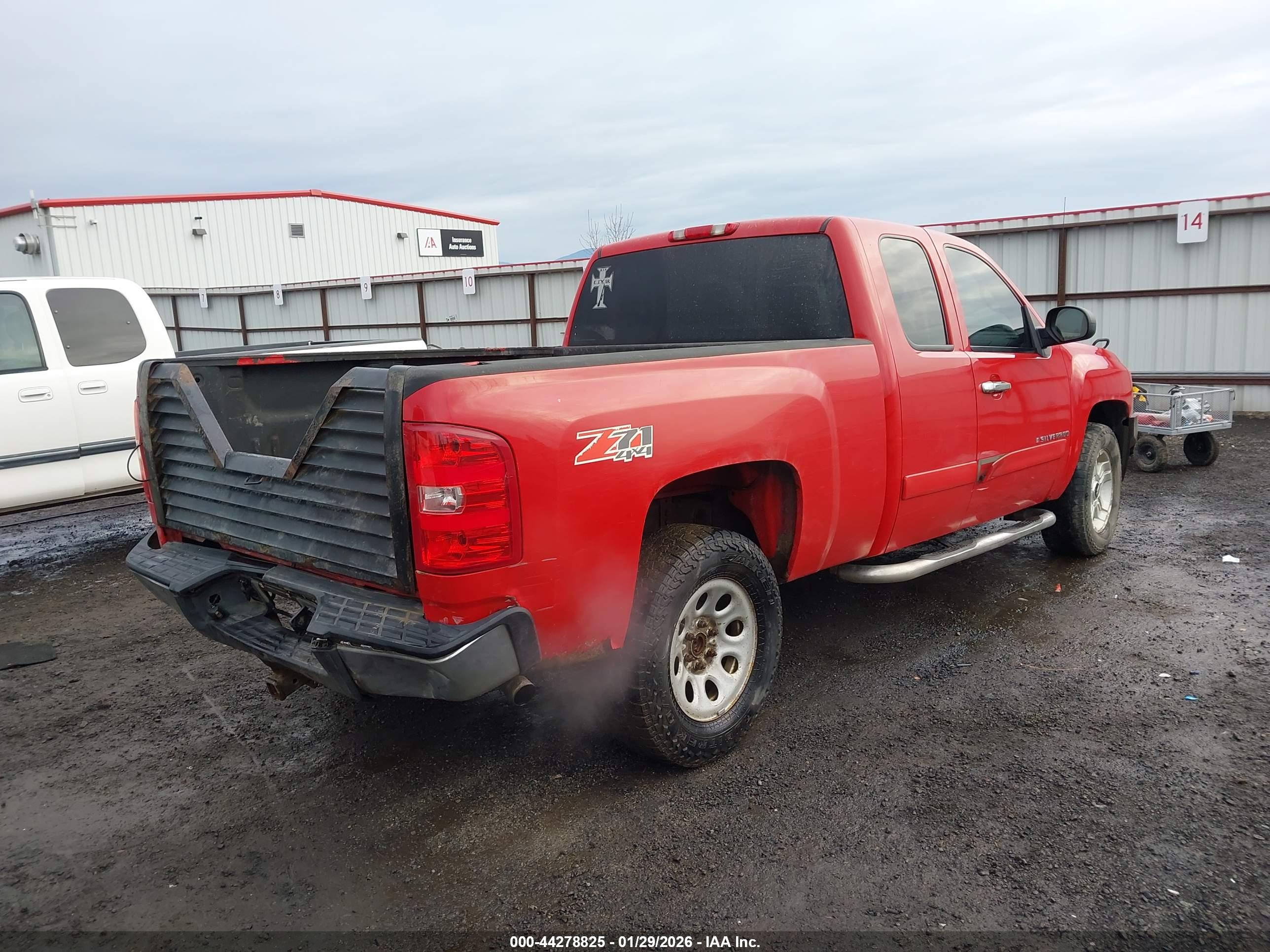 CHEVROLET SILVERADO image 4