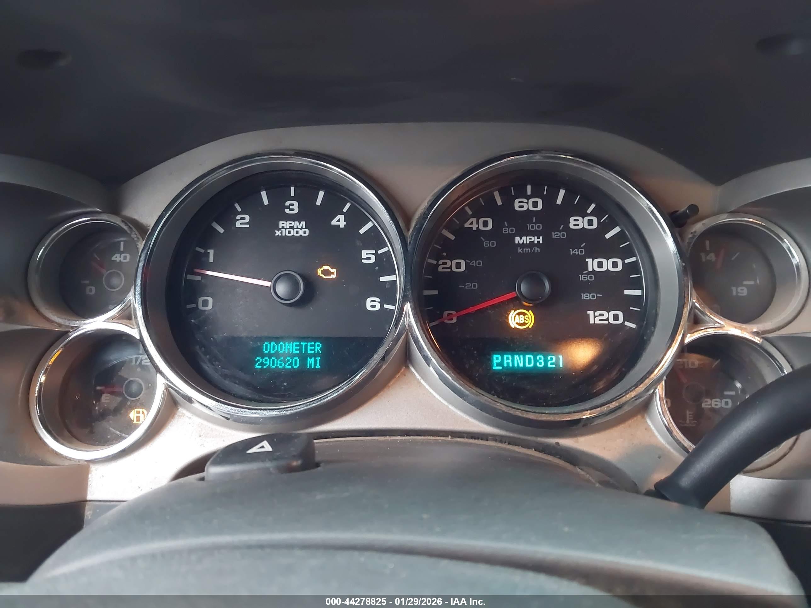 CHEVROLET SILVERADO image 7